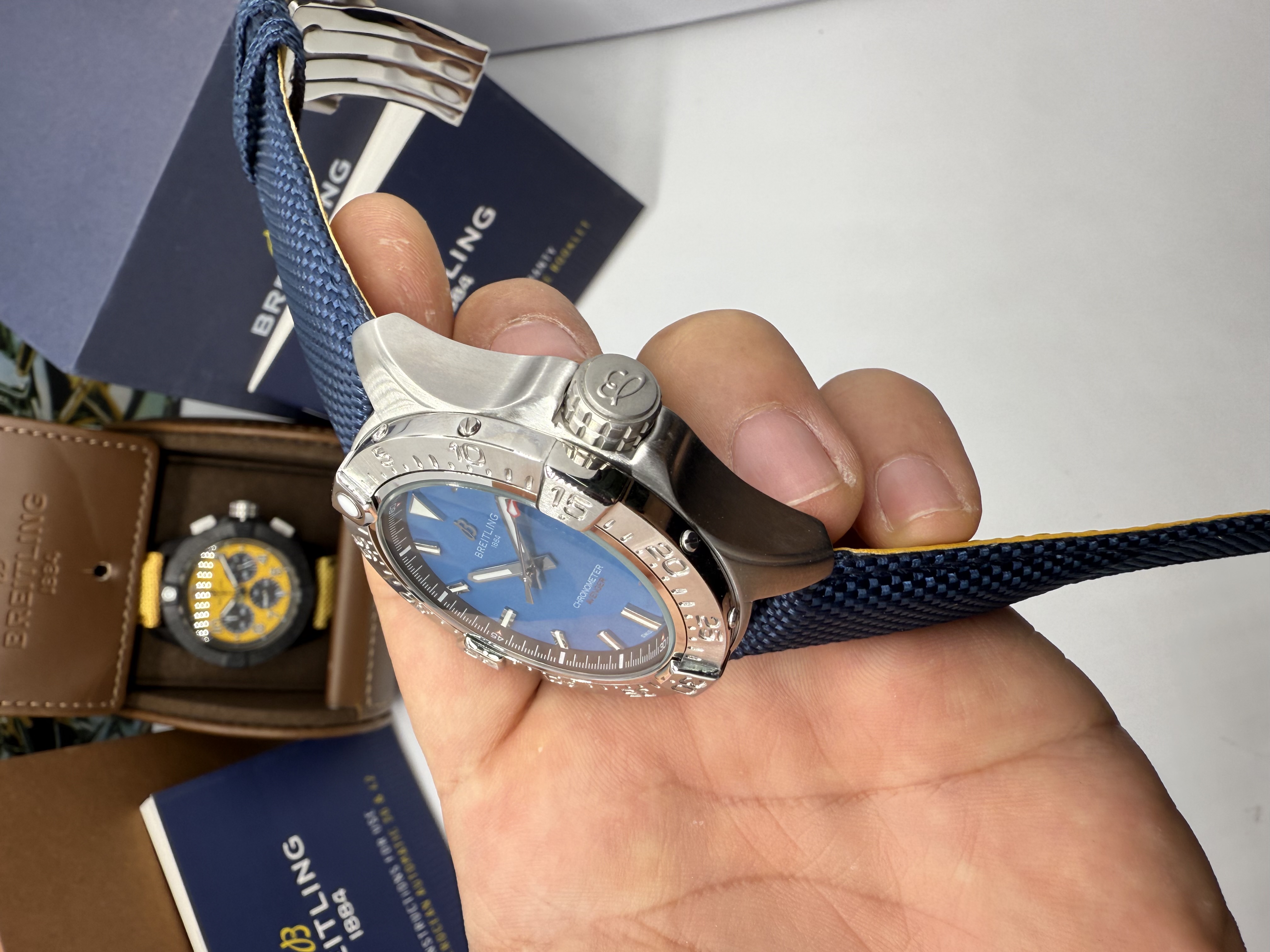 Breitling Avenger 44 Azul