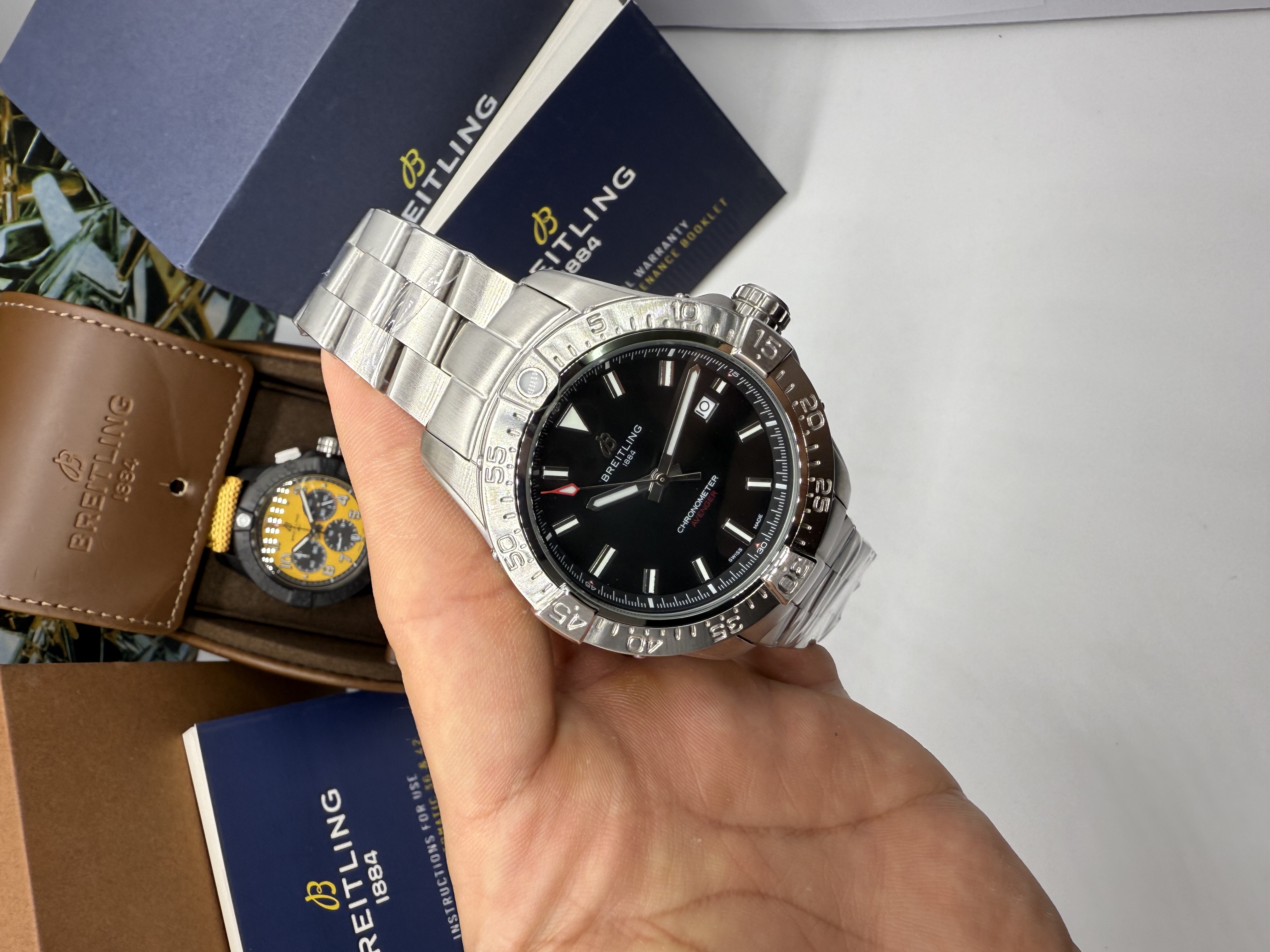 Breitling Avenger 44 Dial Preto