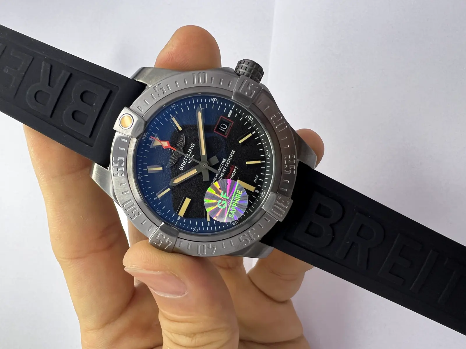 Breitling Avenger 44 Dial Preto