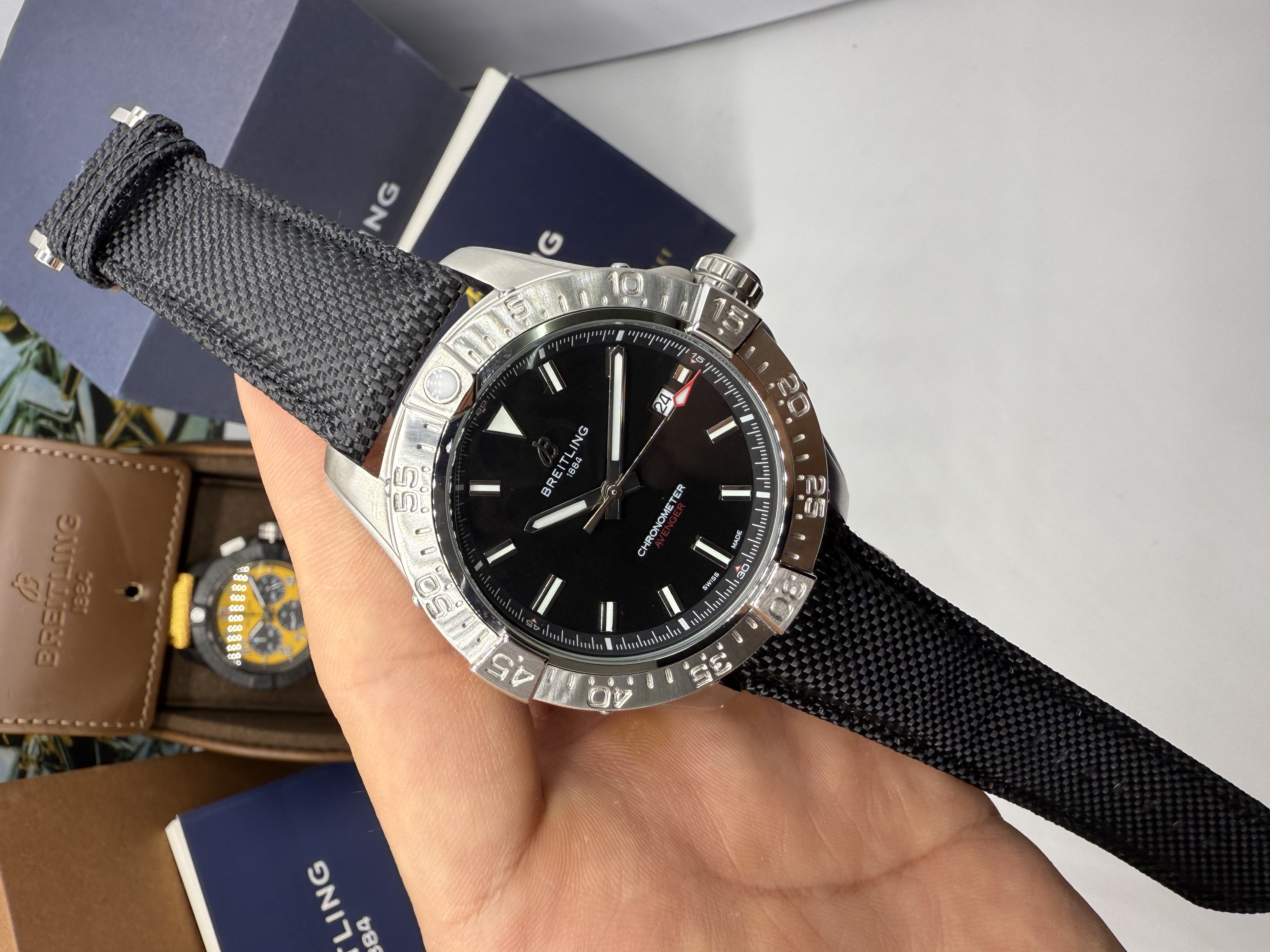 Breitling Avenger 44 Dial Preto