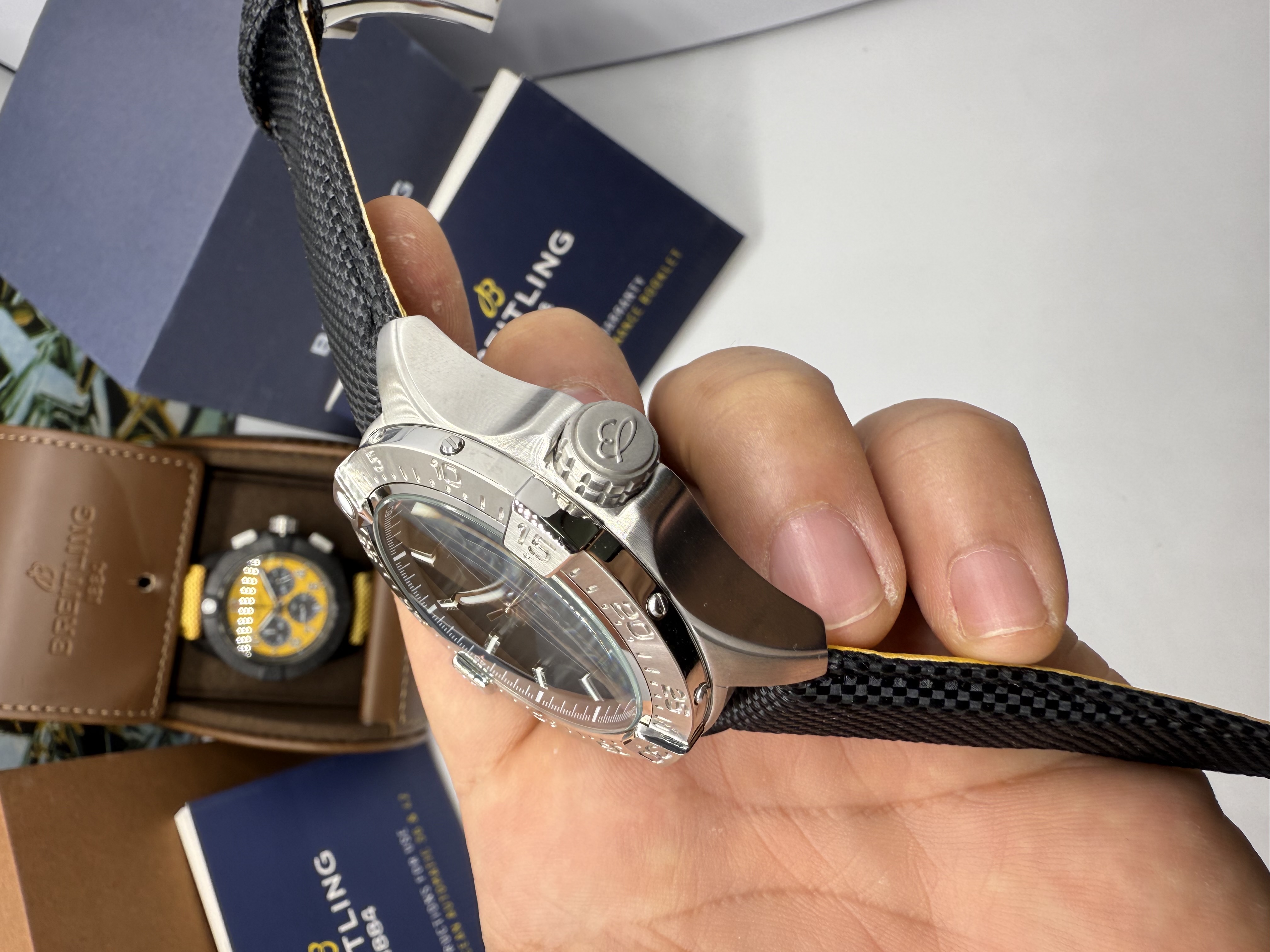 Breitling Avenger 44 Dial Preto