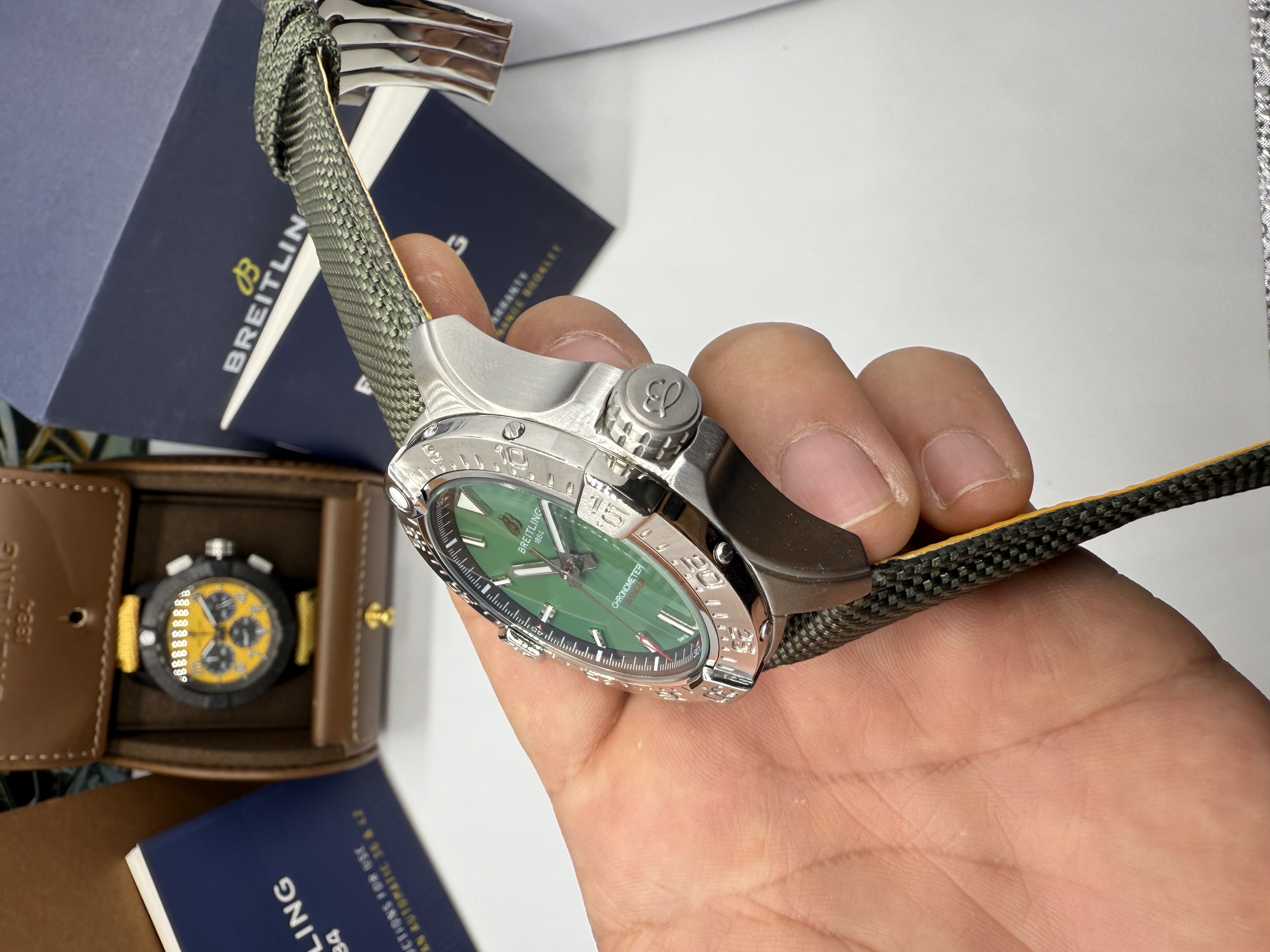 Breitling Avenger 44 Verde