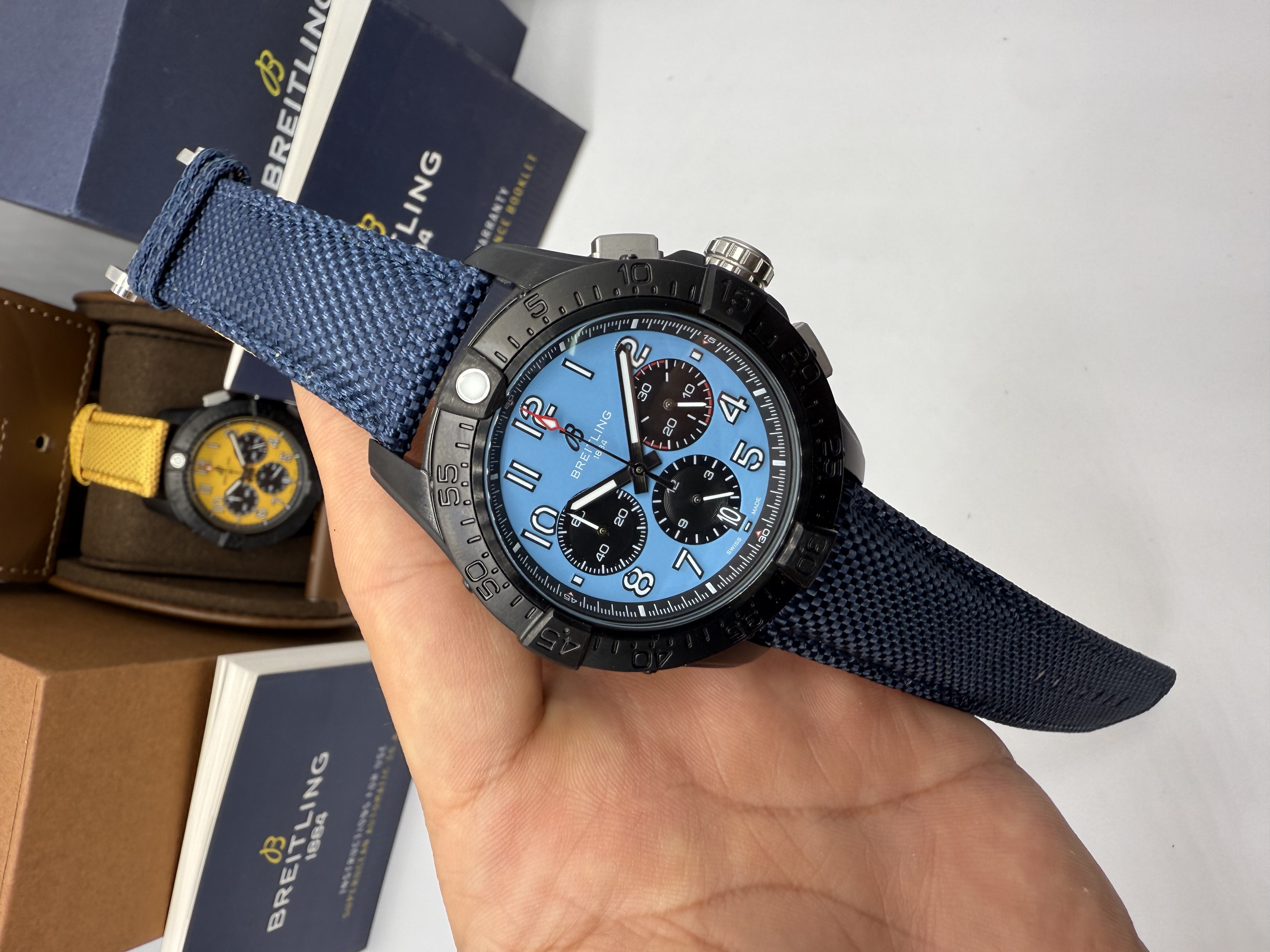 Breitling Avenger Chronograph 44 Azul