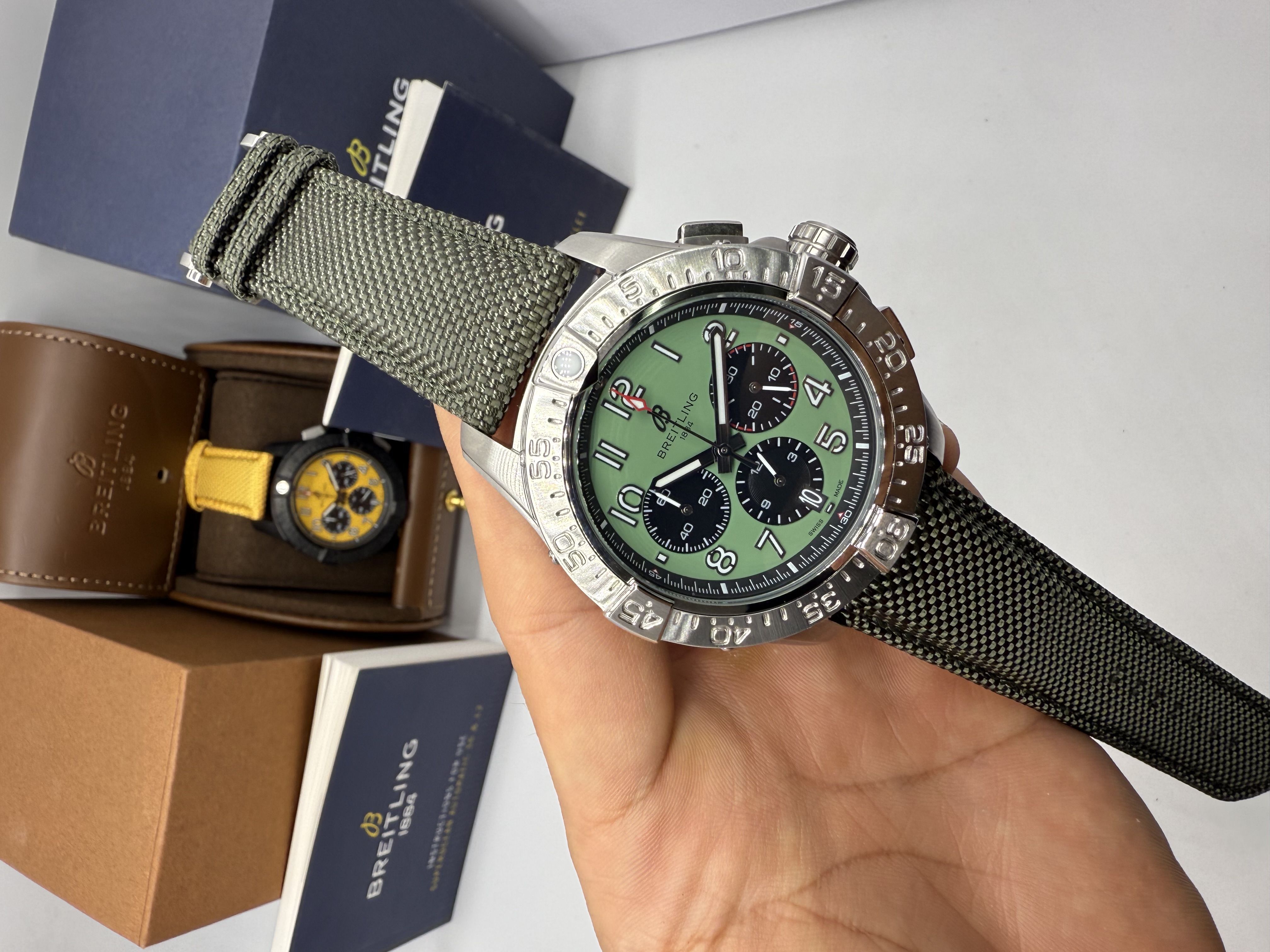 Breitling Avenger Chronograph 44 Verde
