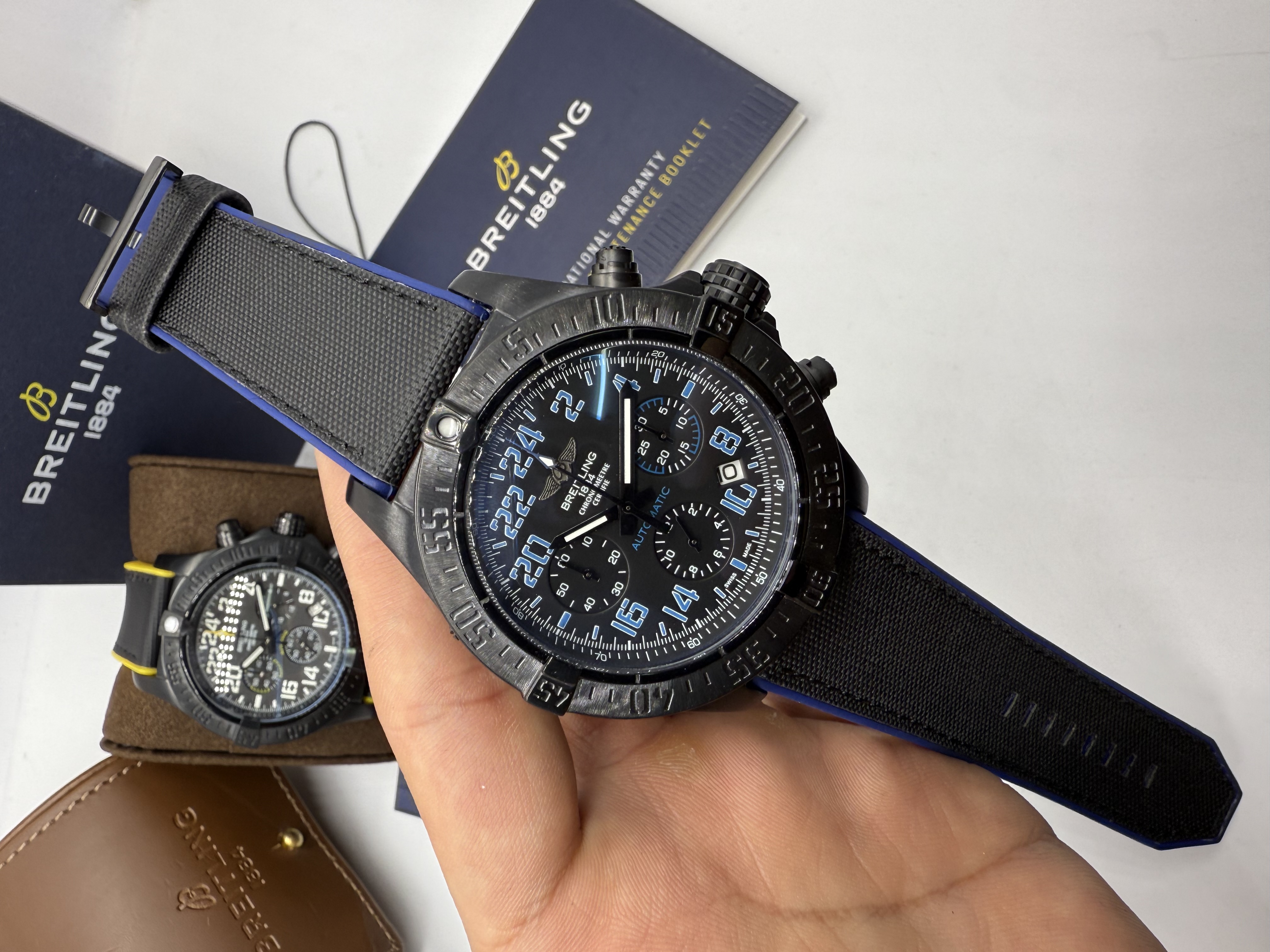 Breitling Avenger Chronograph Preto e Azul