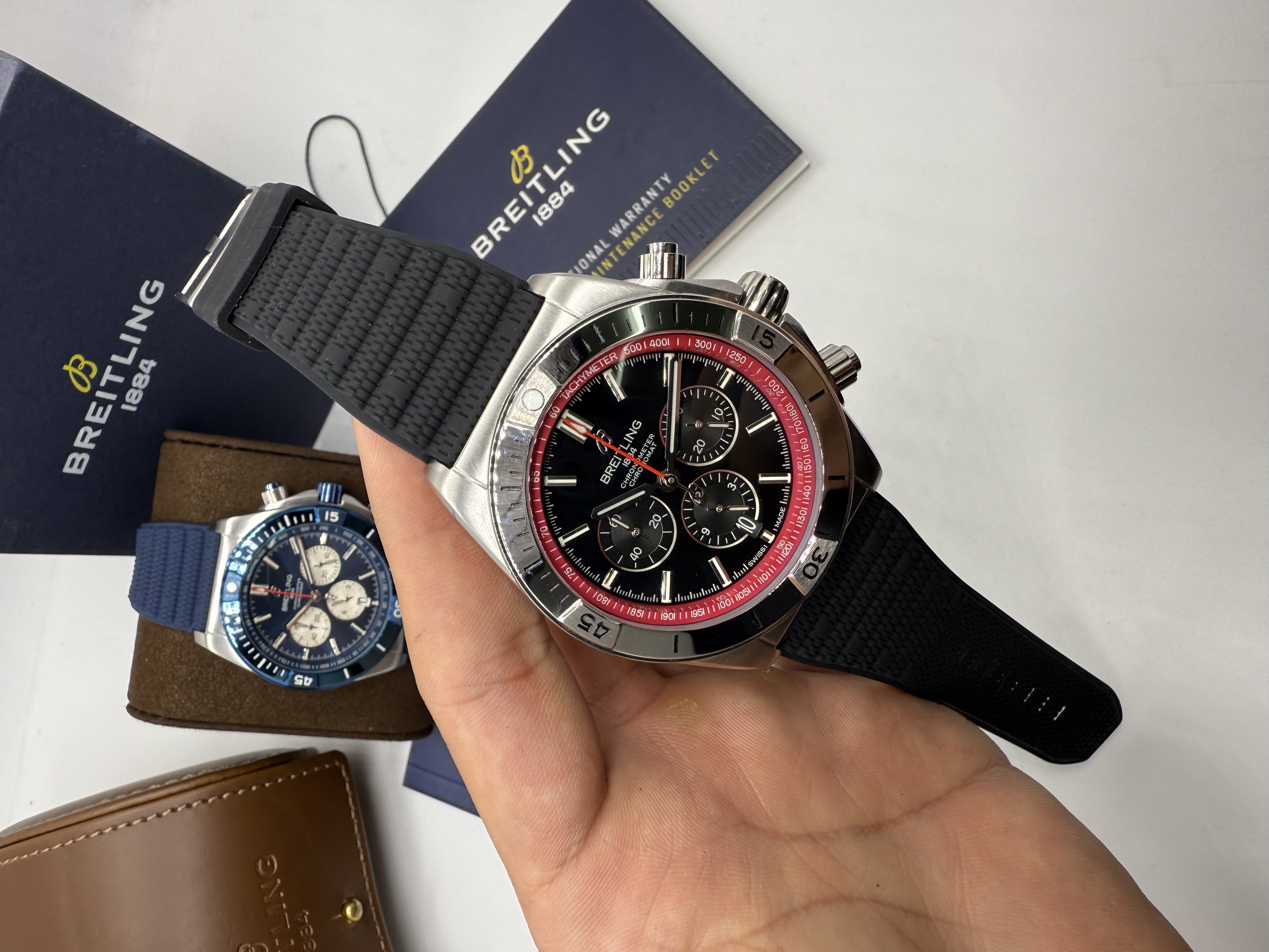 Breitling Chronomat Dial Preto e Vermelho