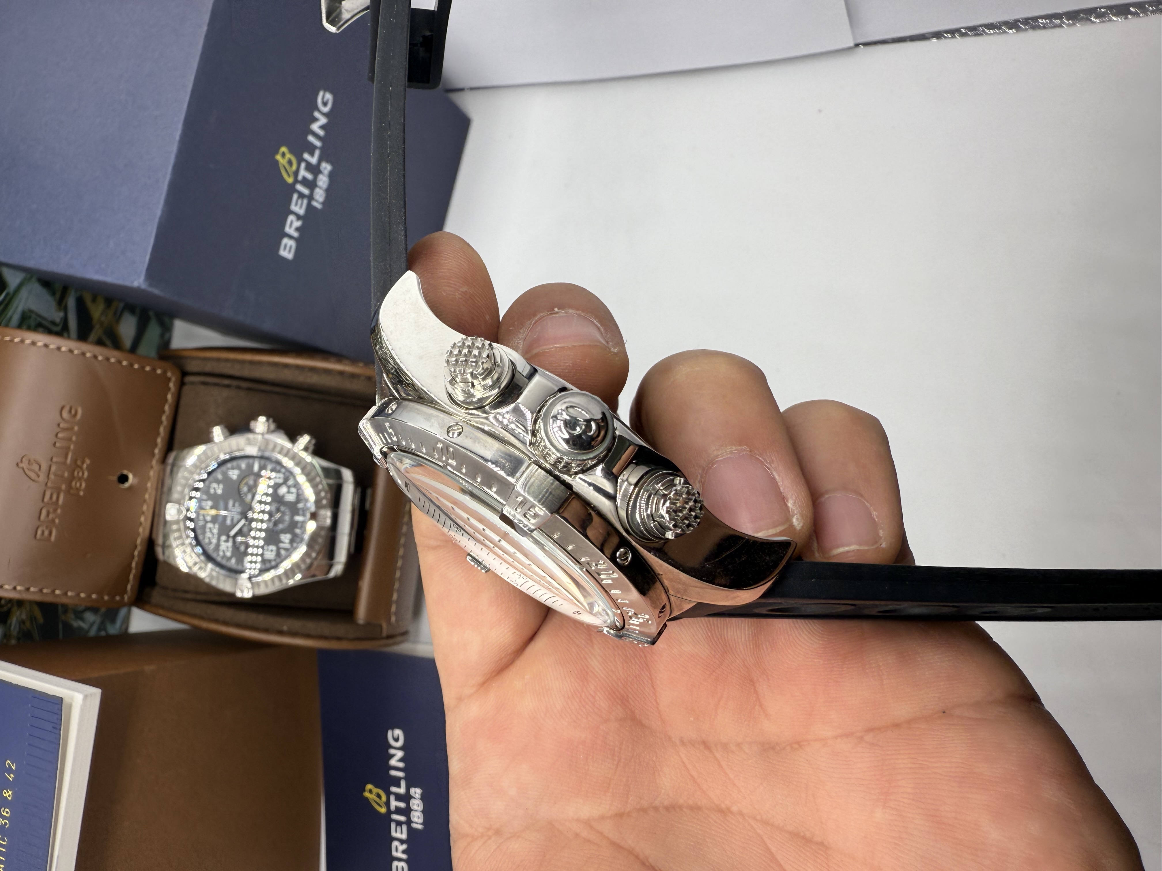 Breitling Avenger Chronograph Dial Branco
