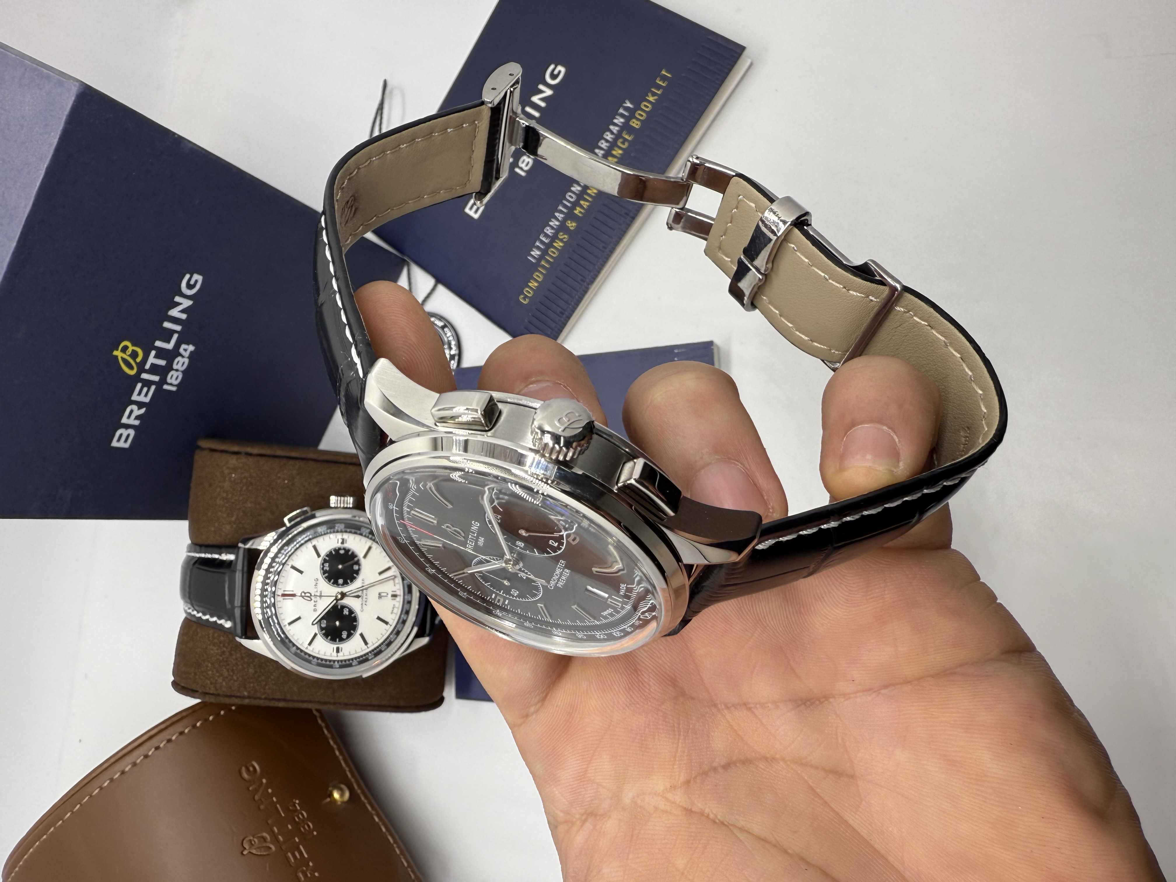 Breitling B01 Chronograph 42 Dial Cinza