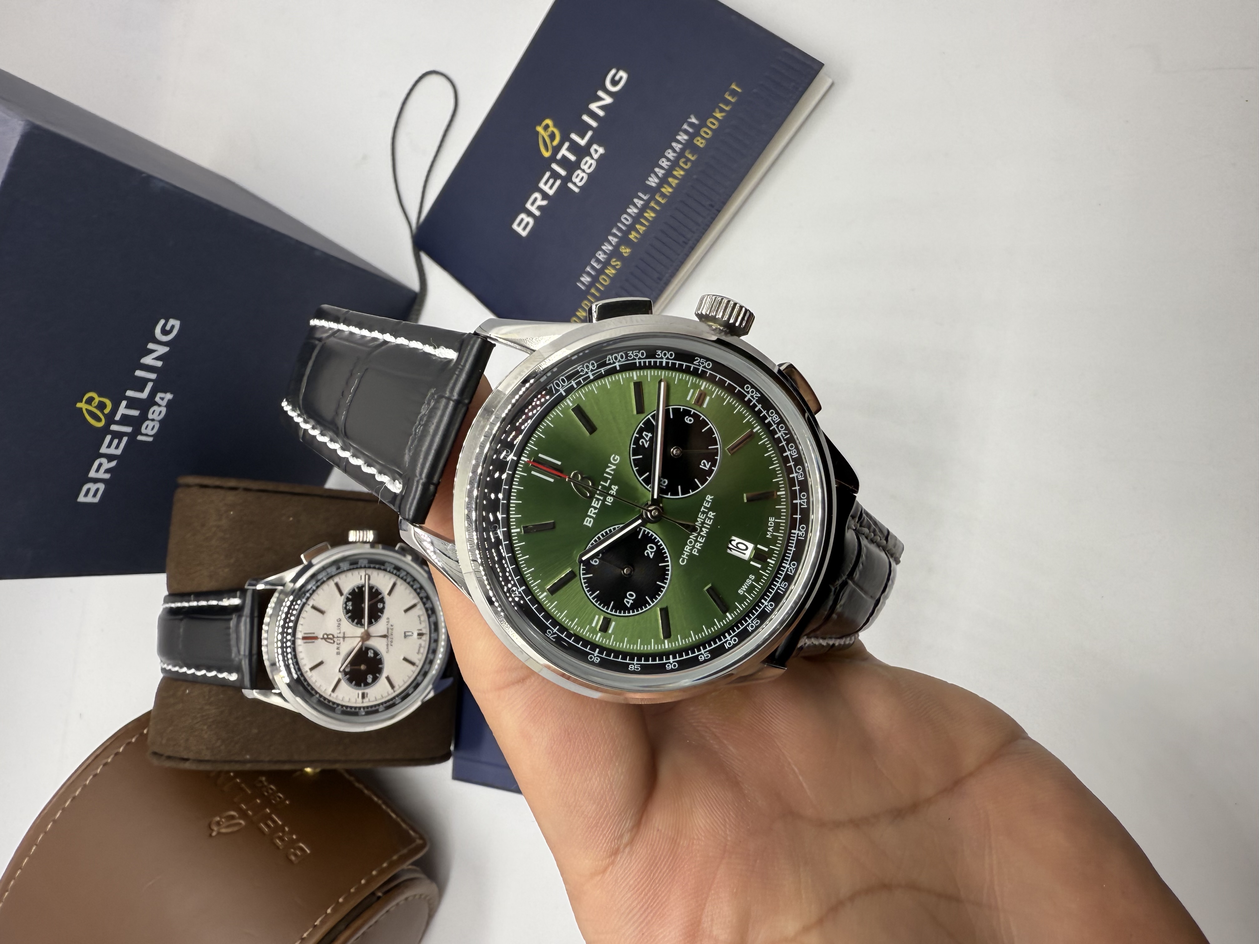 Breitling B01 Chronograph 42 Dial Verde