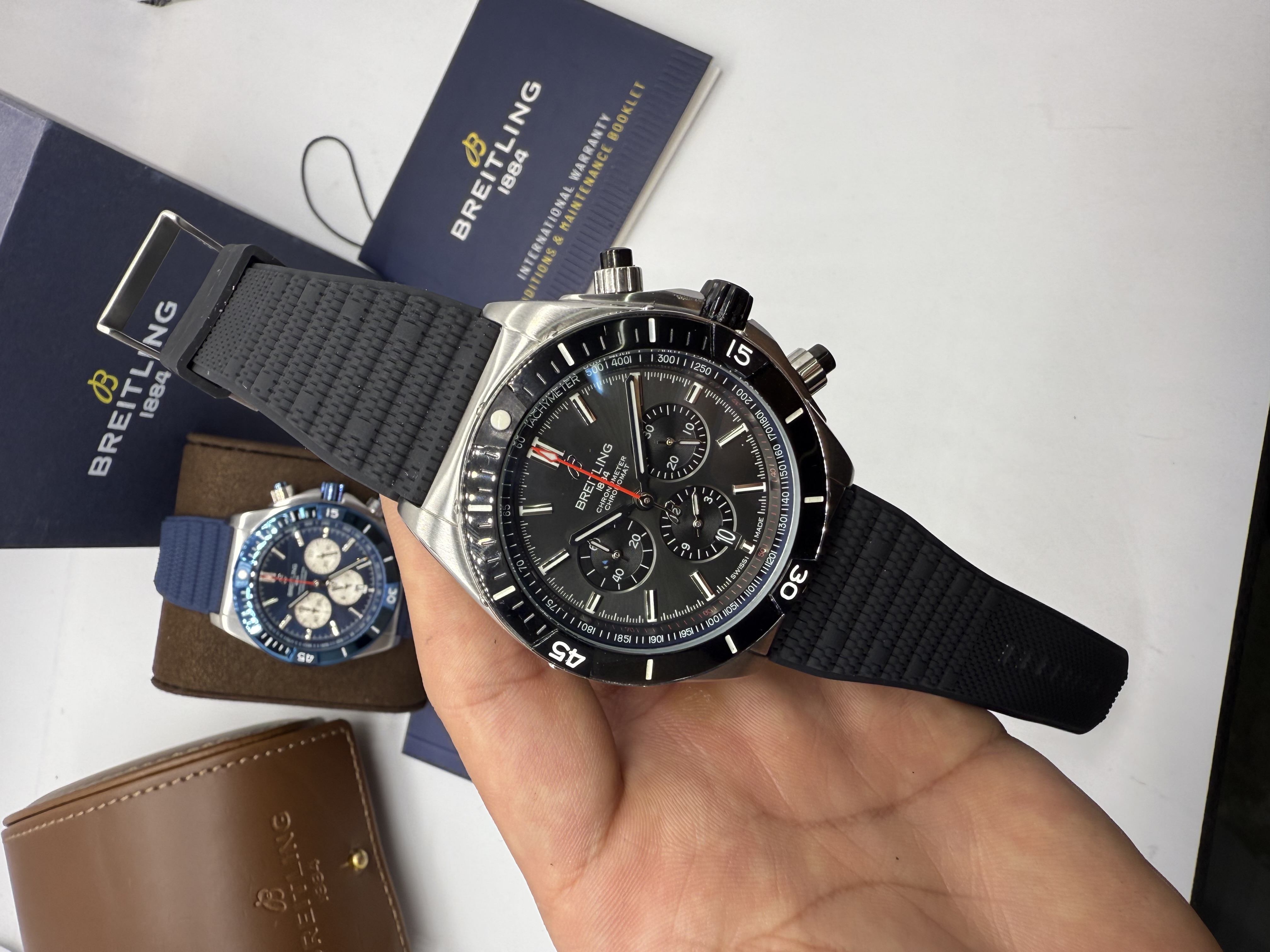 Breitling Chronomat Chronograph Dial Cinza