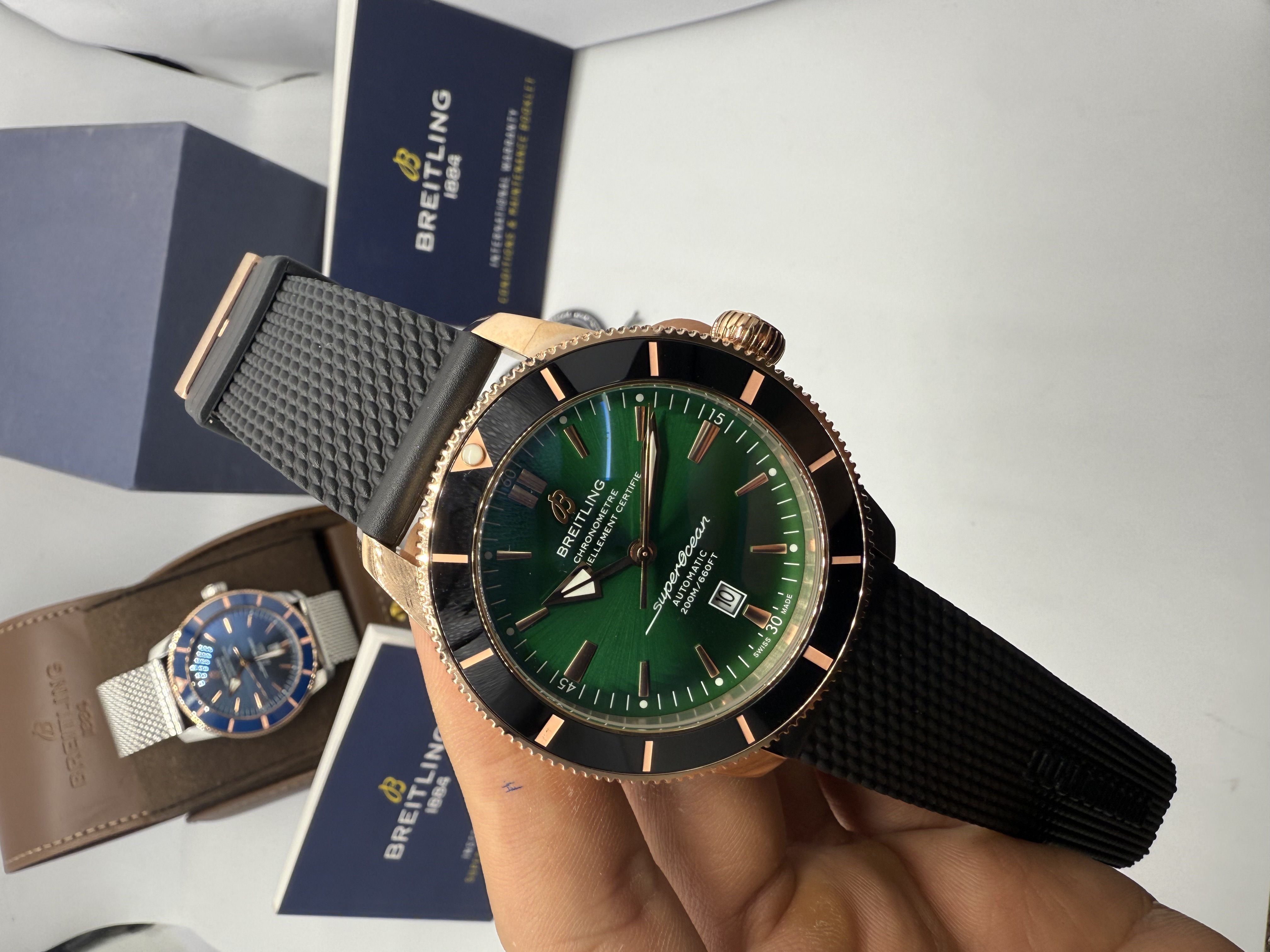 Breitling Superocean Heritage Verde e Rosê