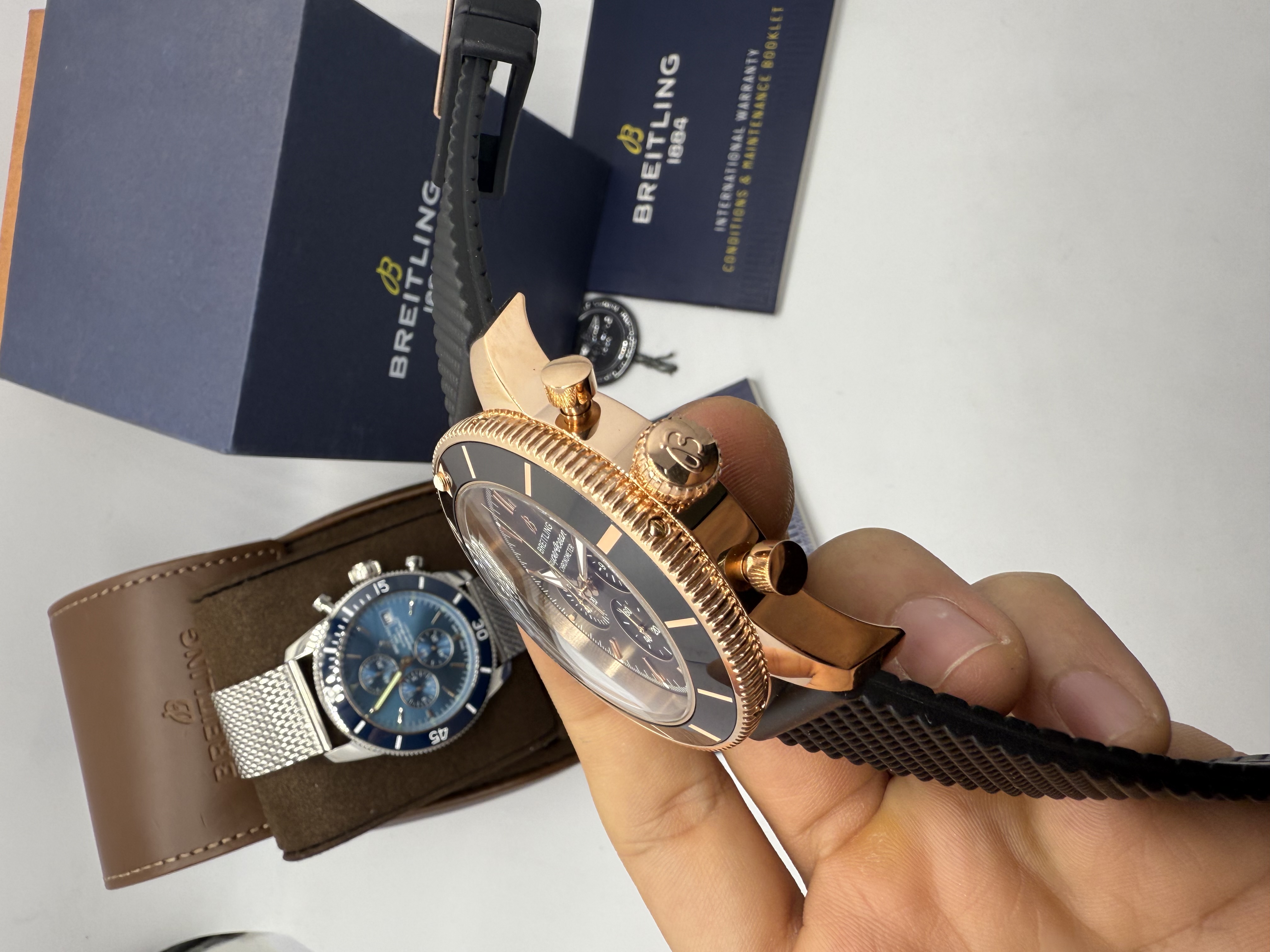 Breitling Superocean Heritage Chronograf Preto e Rosê