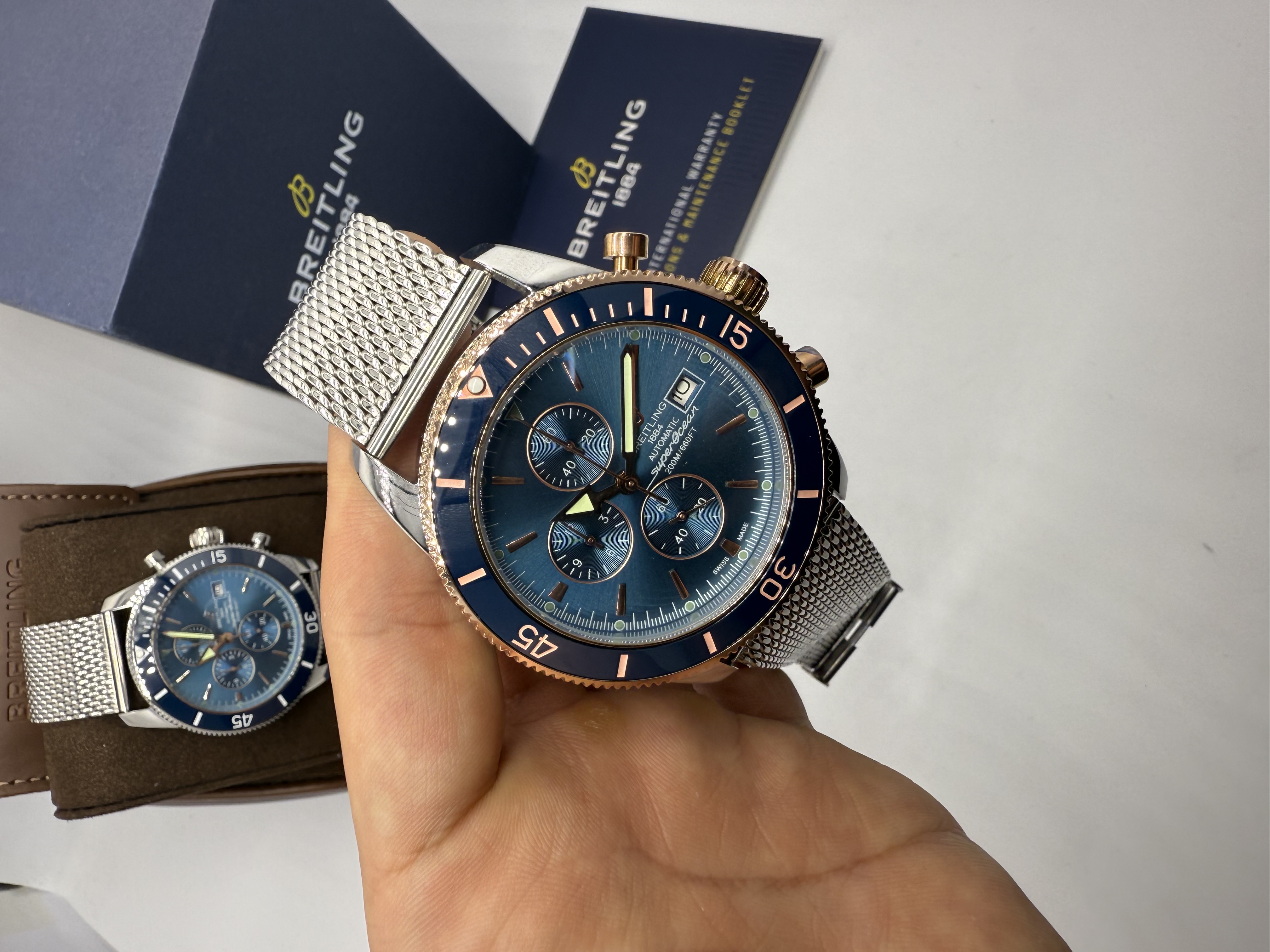 Breitling Superocean Heritage Chronograph Azul e Rosê