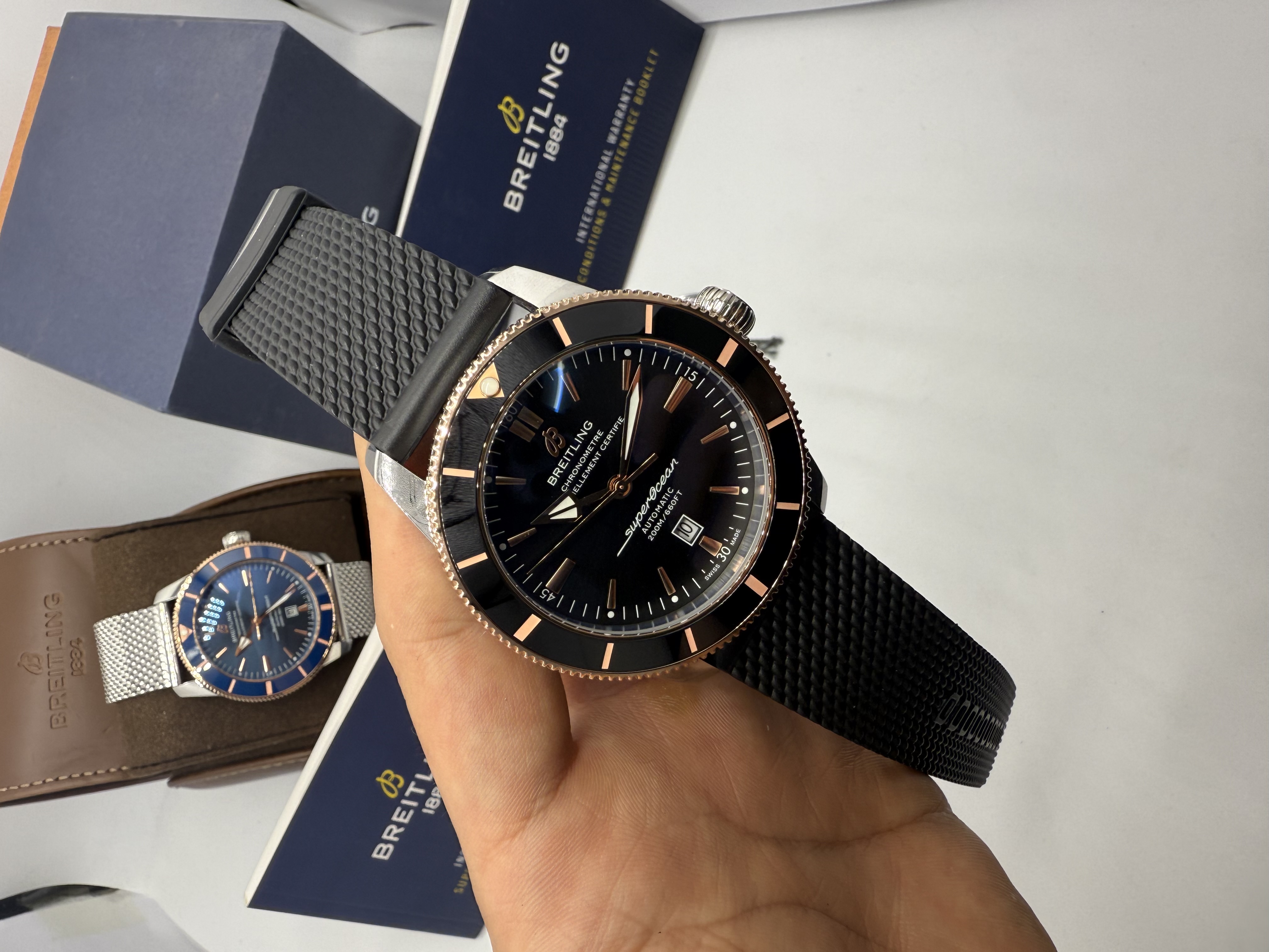 Breitling Superocean Heritage Preto e Rosê