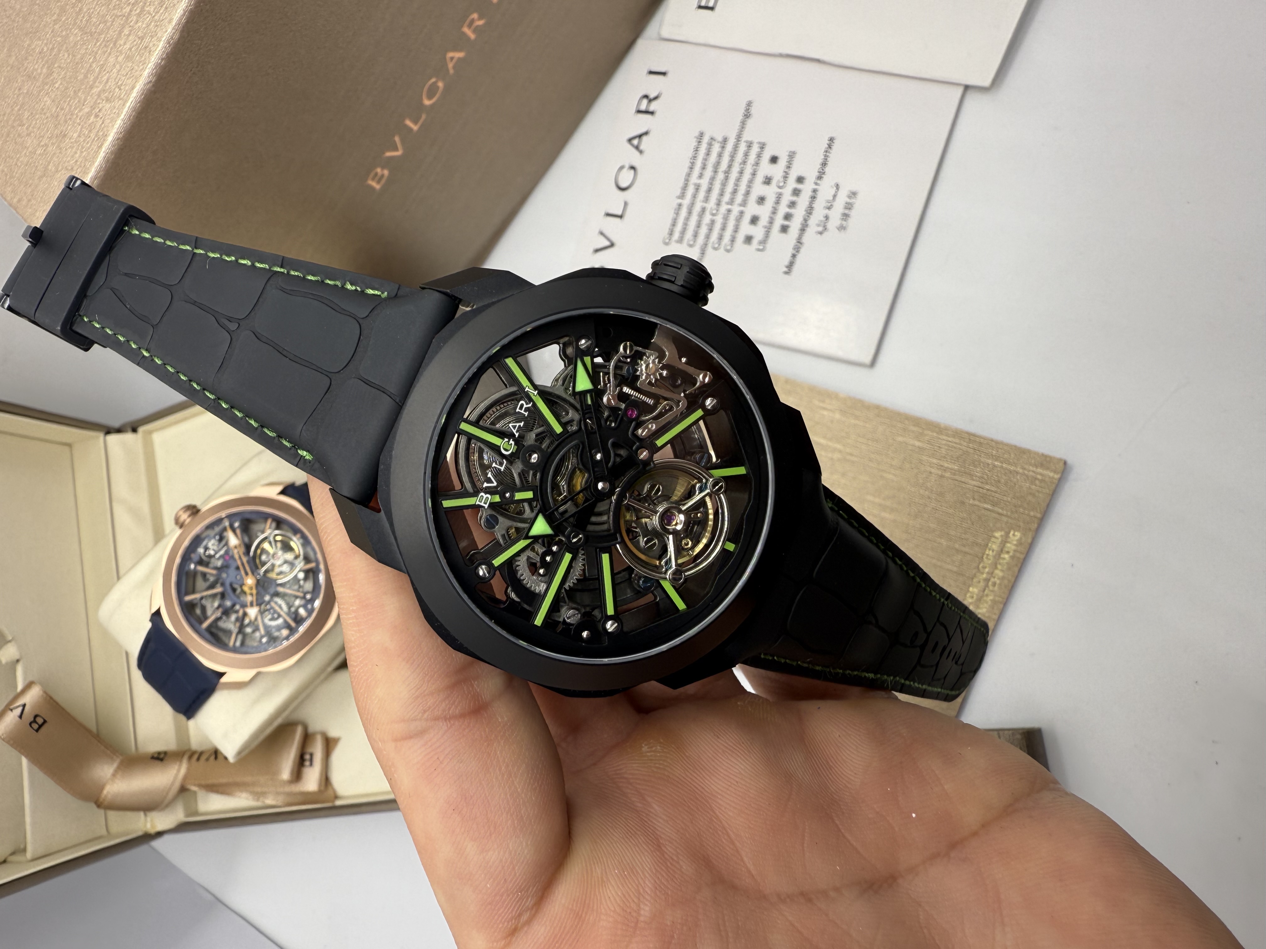 Bvlgari Octo Roma Skeleton Preto e Verde