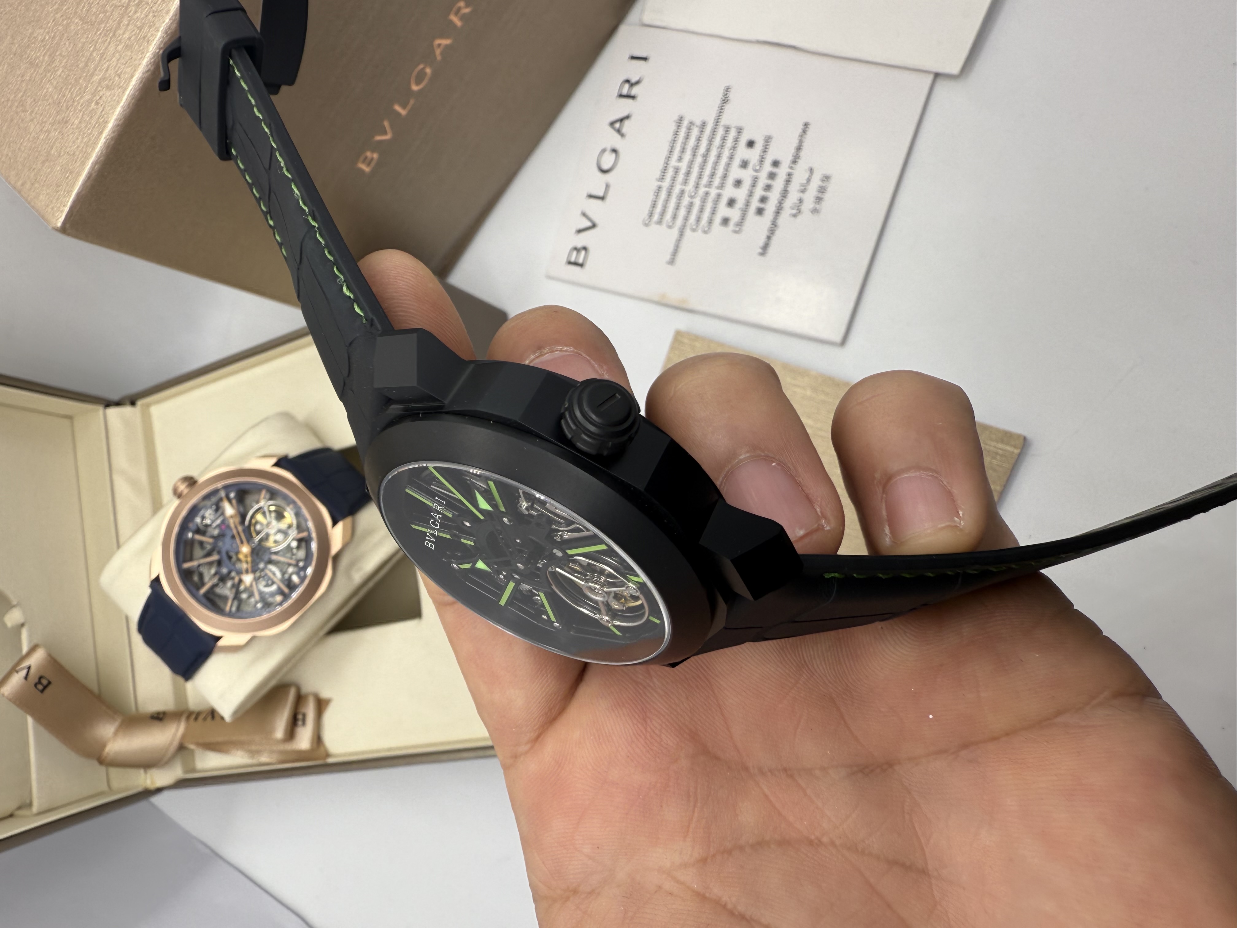 Bvlgari Octo Roma Skeleton Preto e Verde