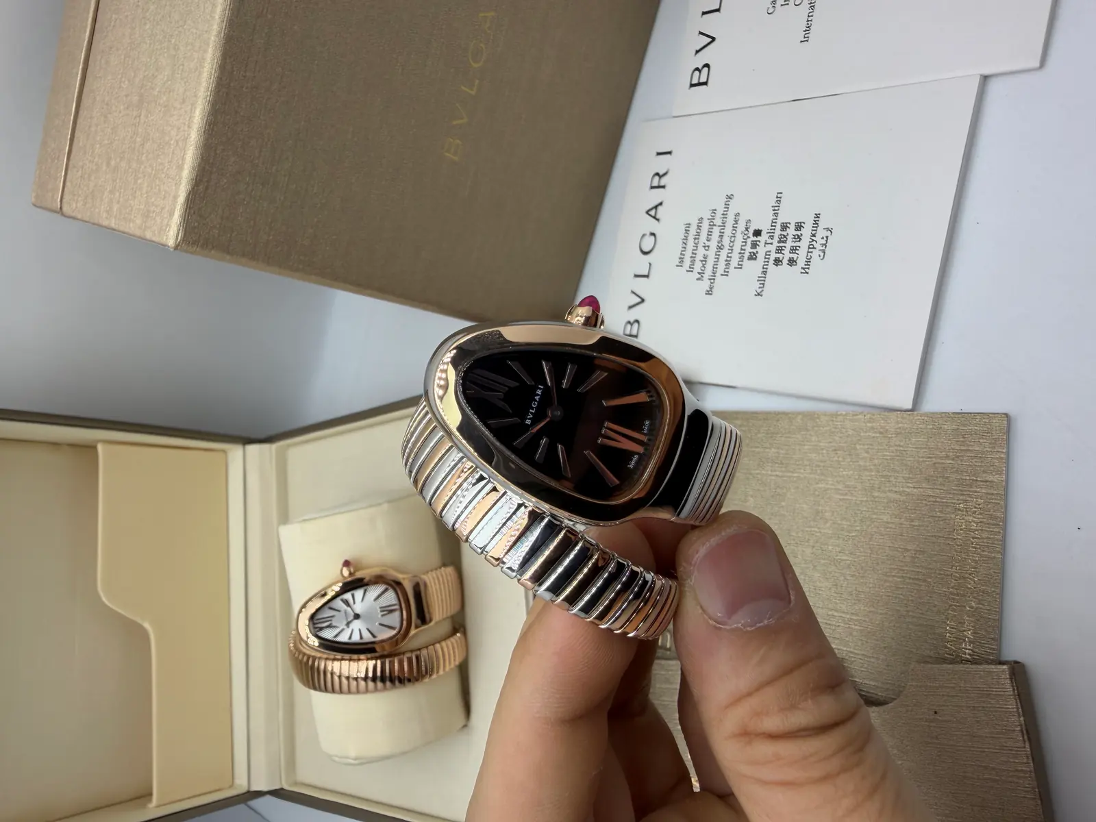 Bvlgari Serpenti Prata com Rosé Dial Preto