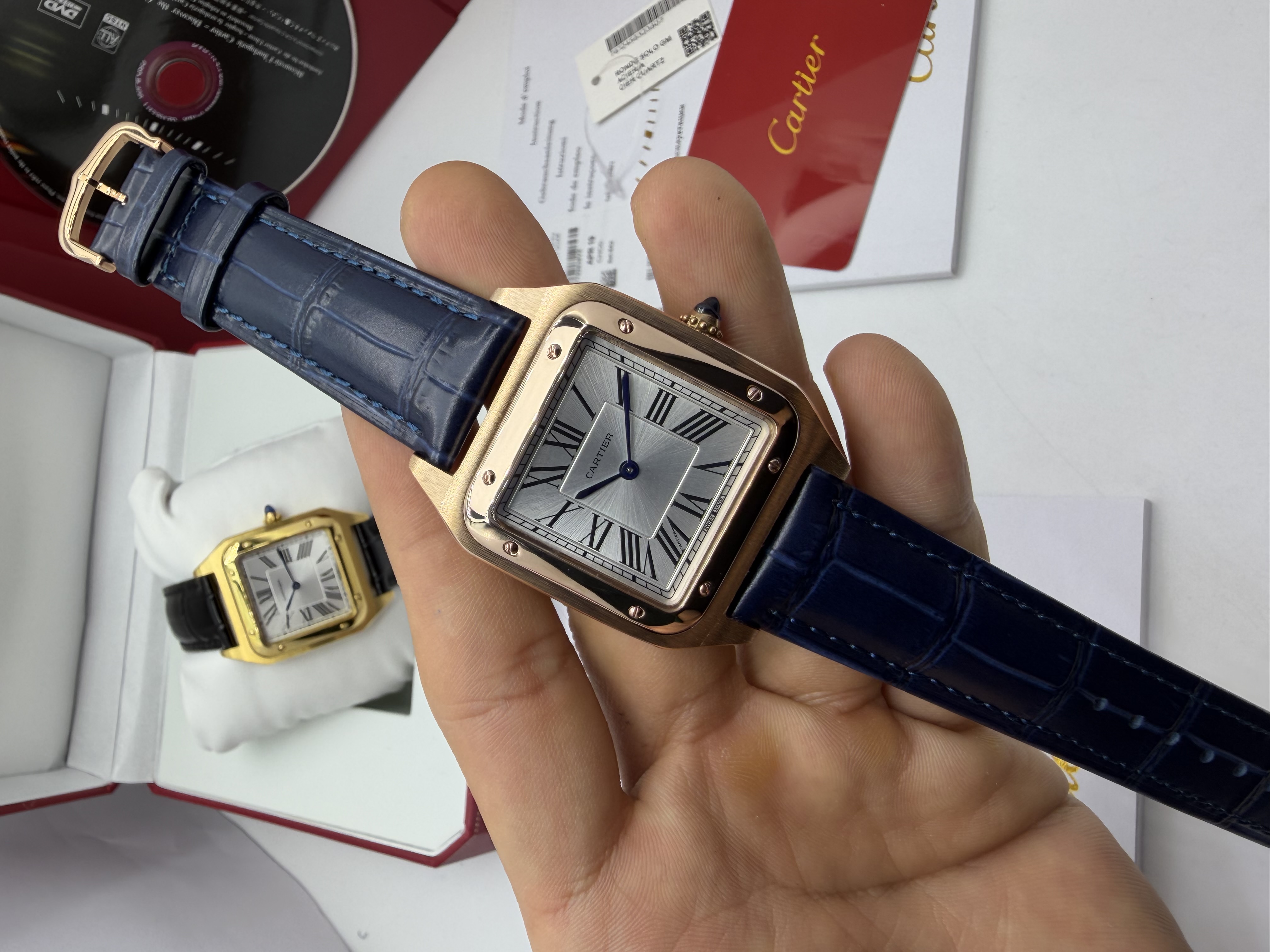 Cartier Santos Rosê Couro Azul.