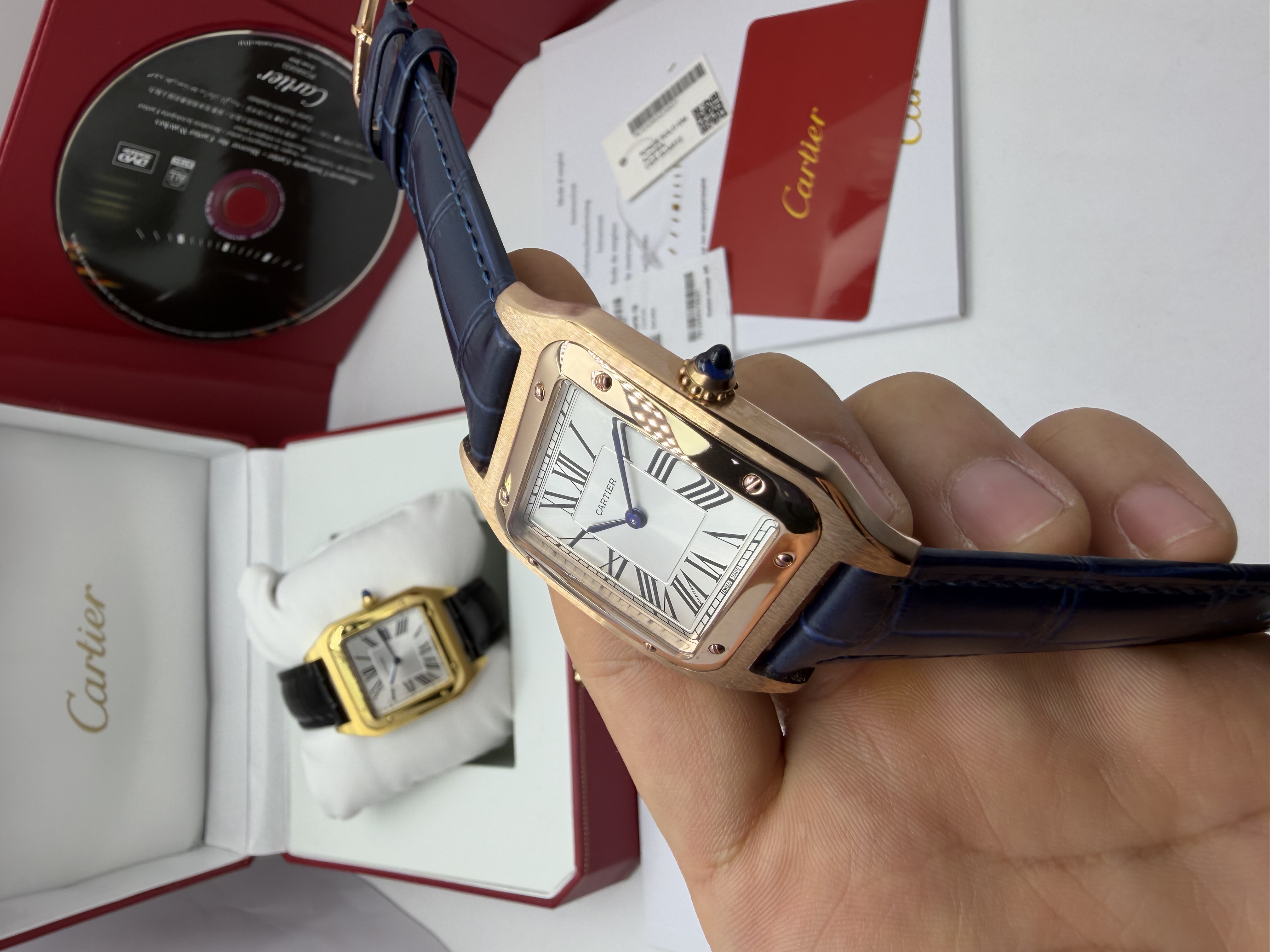 Cartier Santos Rosê Couro Azul.