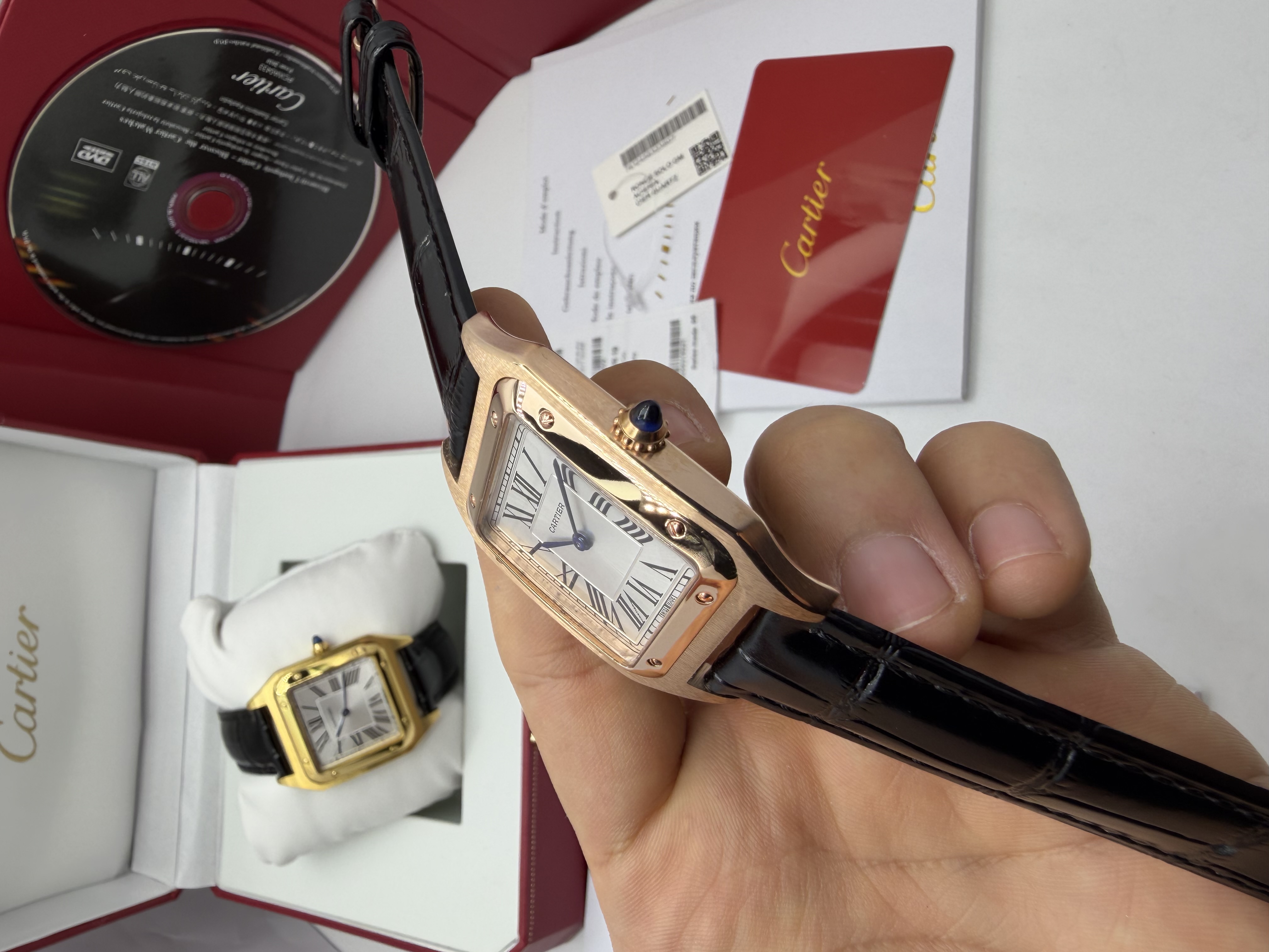 Cartier Santos Rosê Couro Preto.