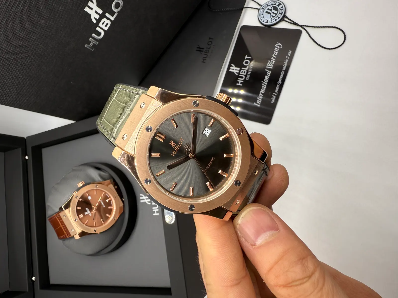Hublot Classic Fusion Rosé Couro Cinza