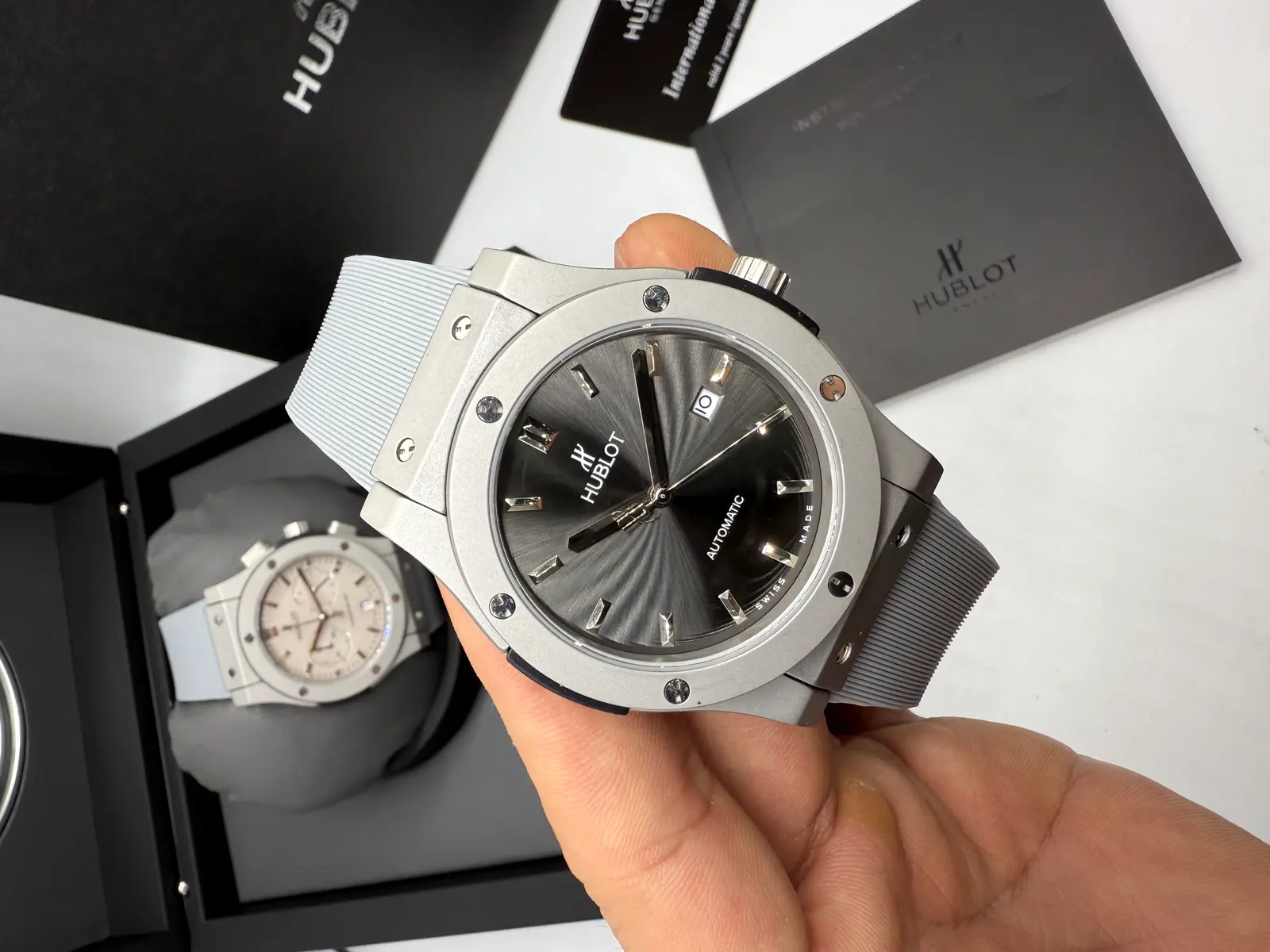 Hublot Classic Fusion Cinza Dial Preto