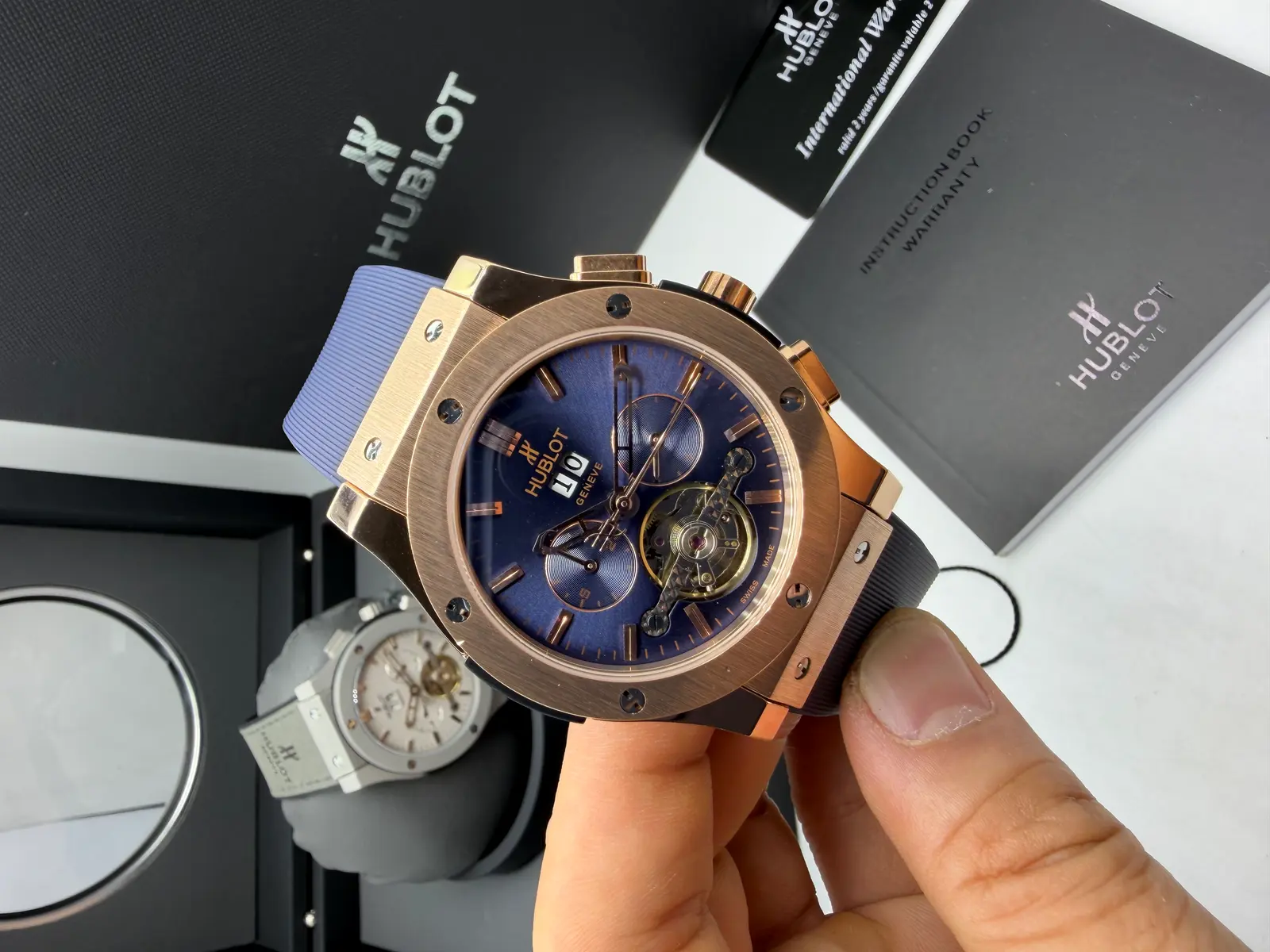 Hublot Classic Fusion Rosé e azul Turbilhão