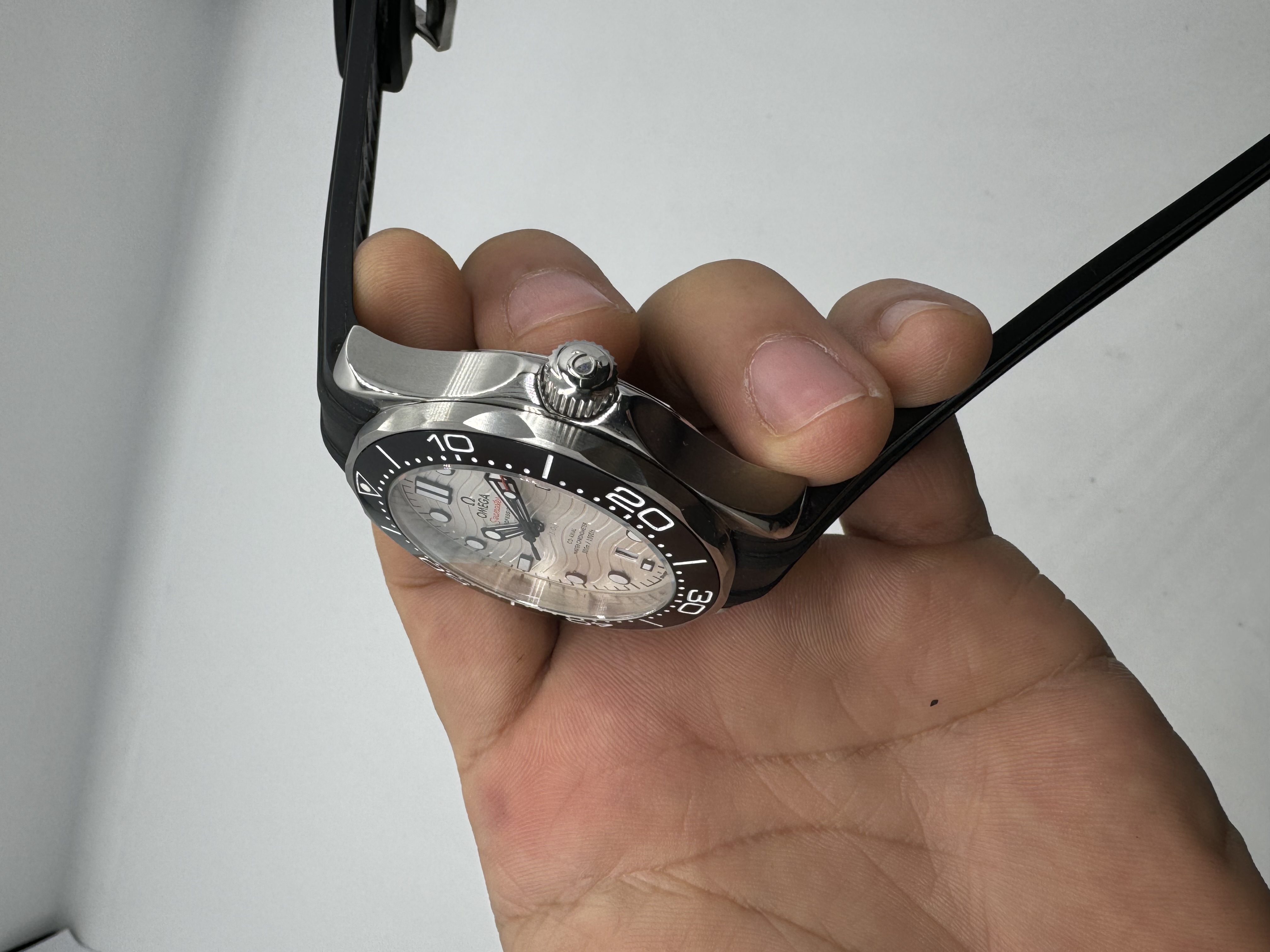 Omega Seamaster Co-Axial Dial Branco Borracha
