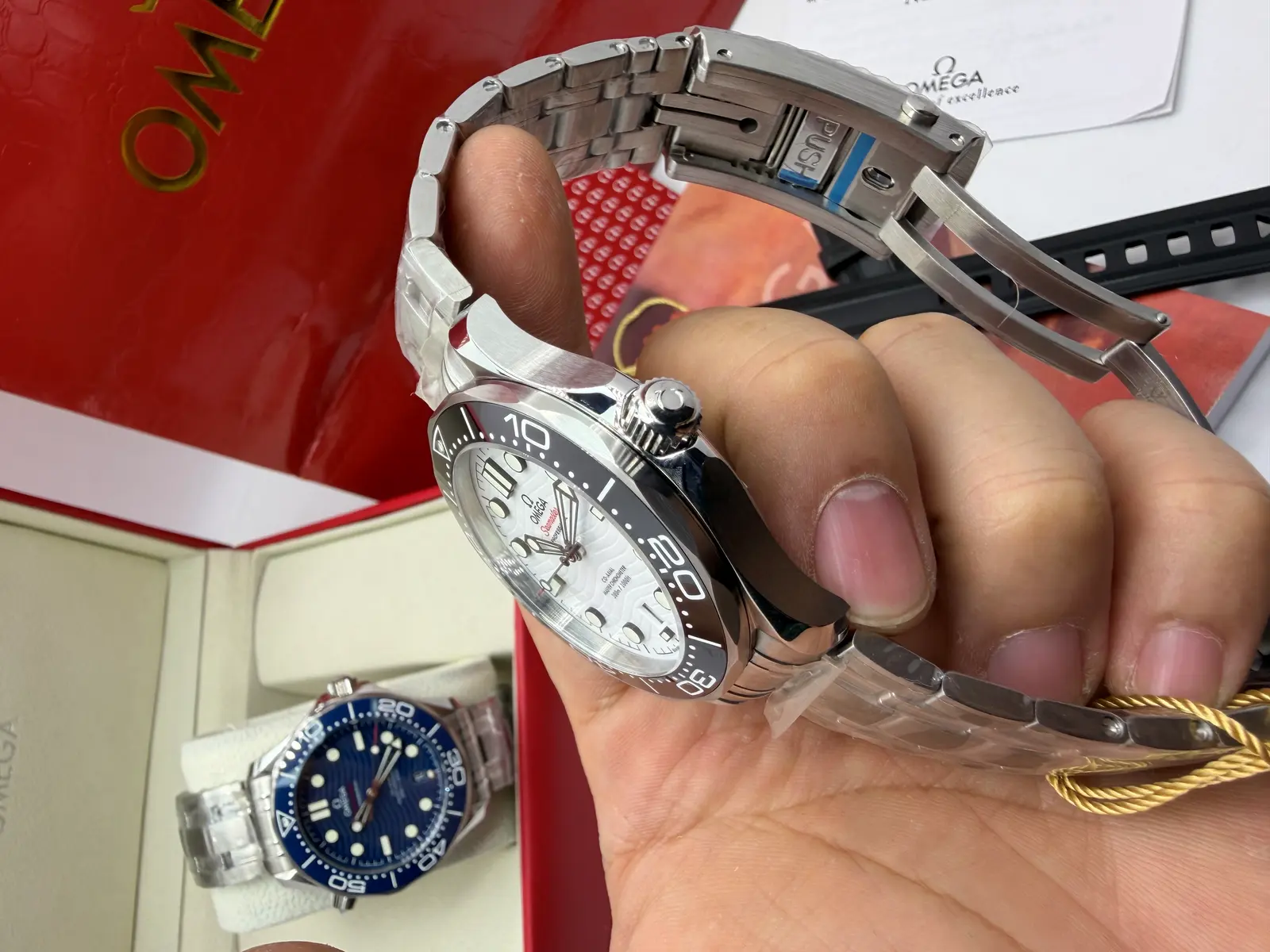Omega Seamaster Co-Axial Dial Branco