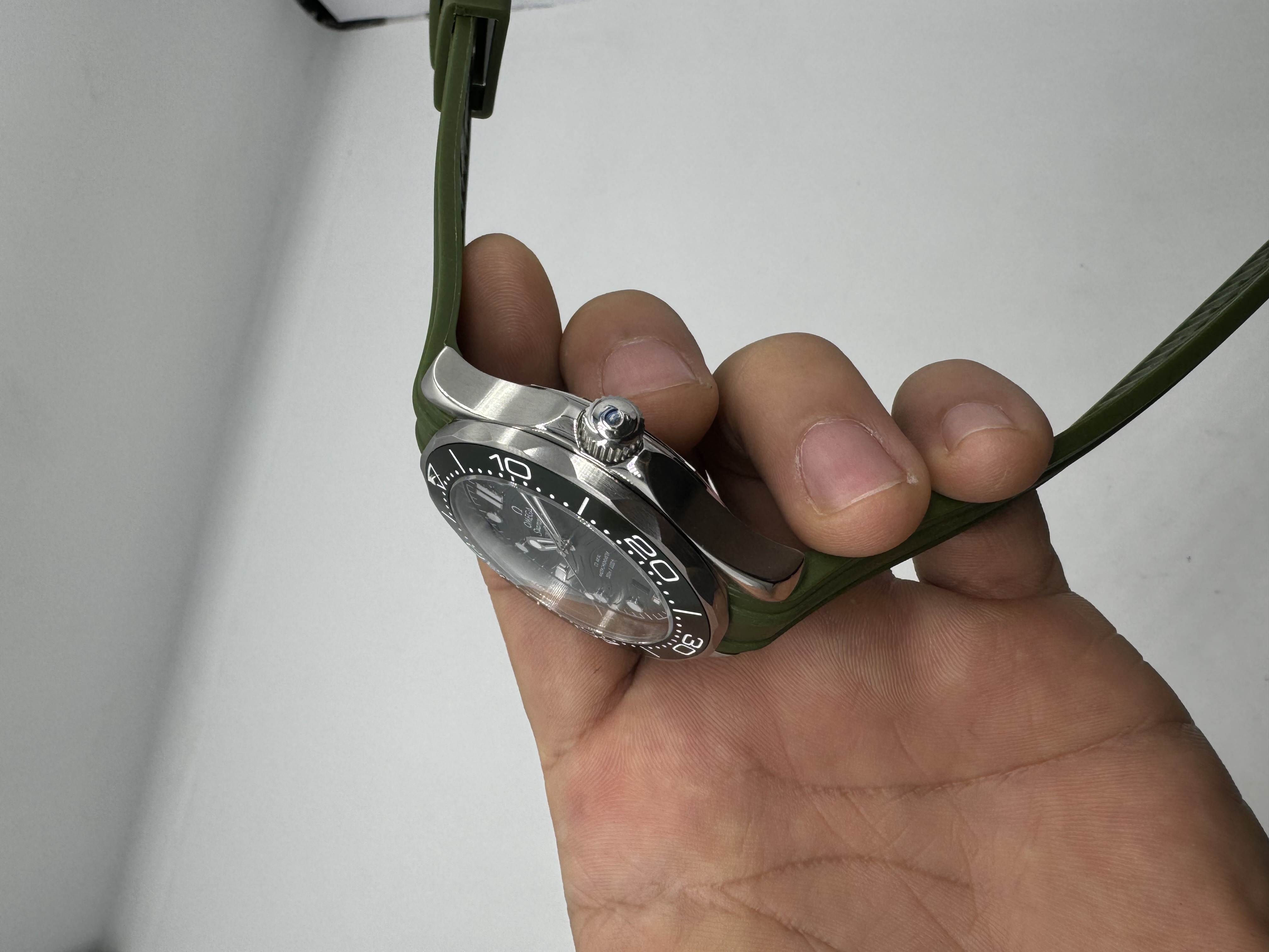Omega Seamaster Co-Axial Master Verde Borracha