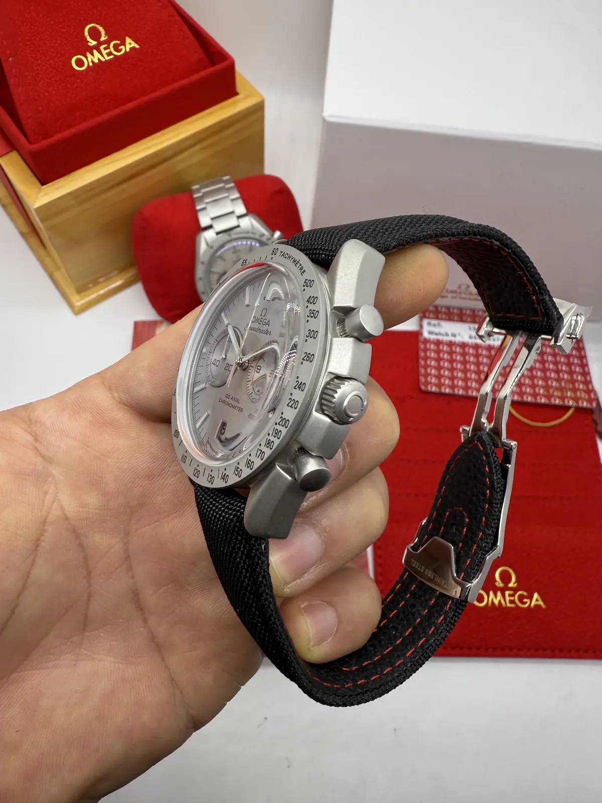 Omega Speedmaster Co-Axial Cinza