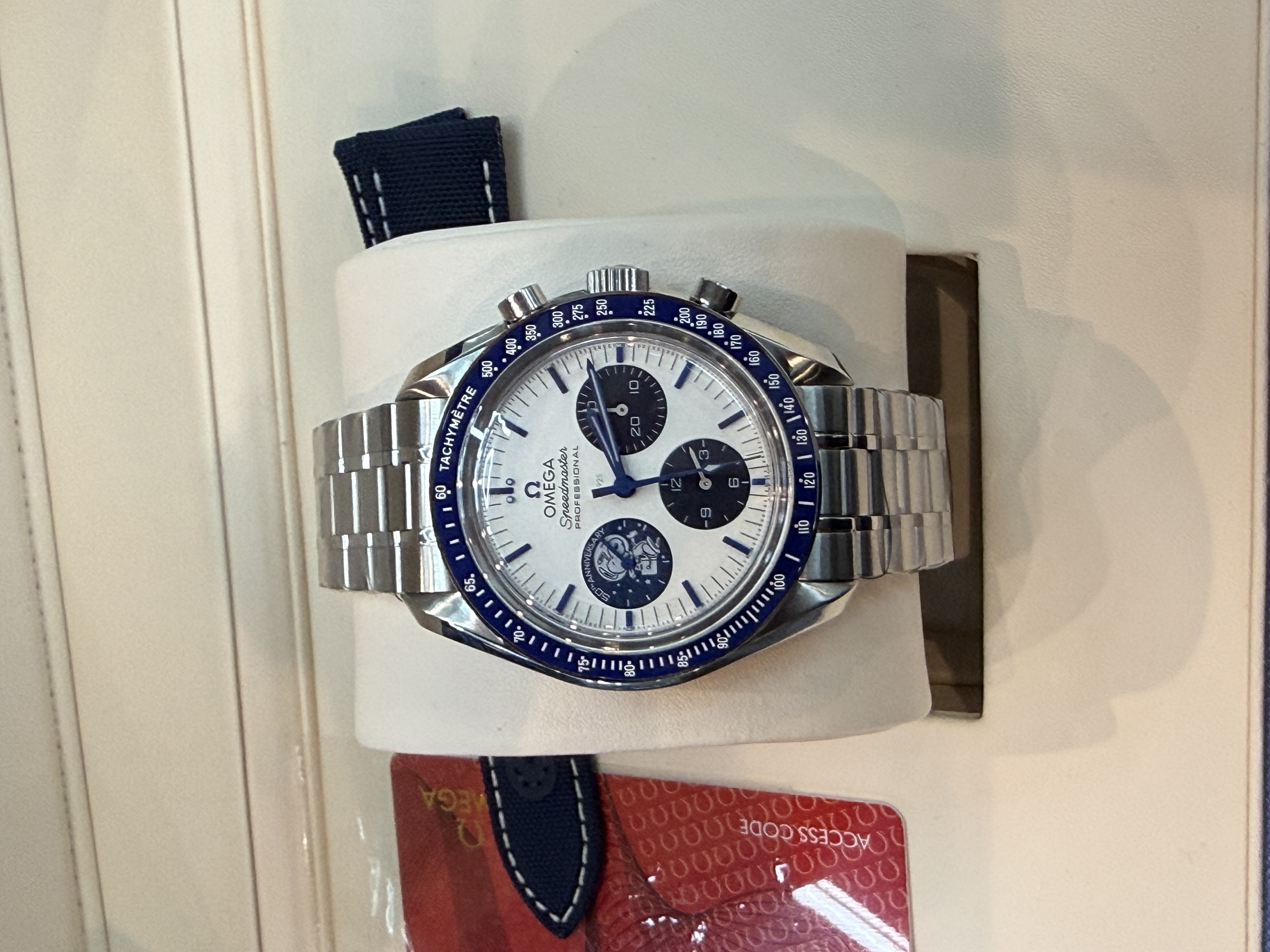 Omega Speedmaster Snoopy Super Clone