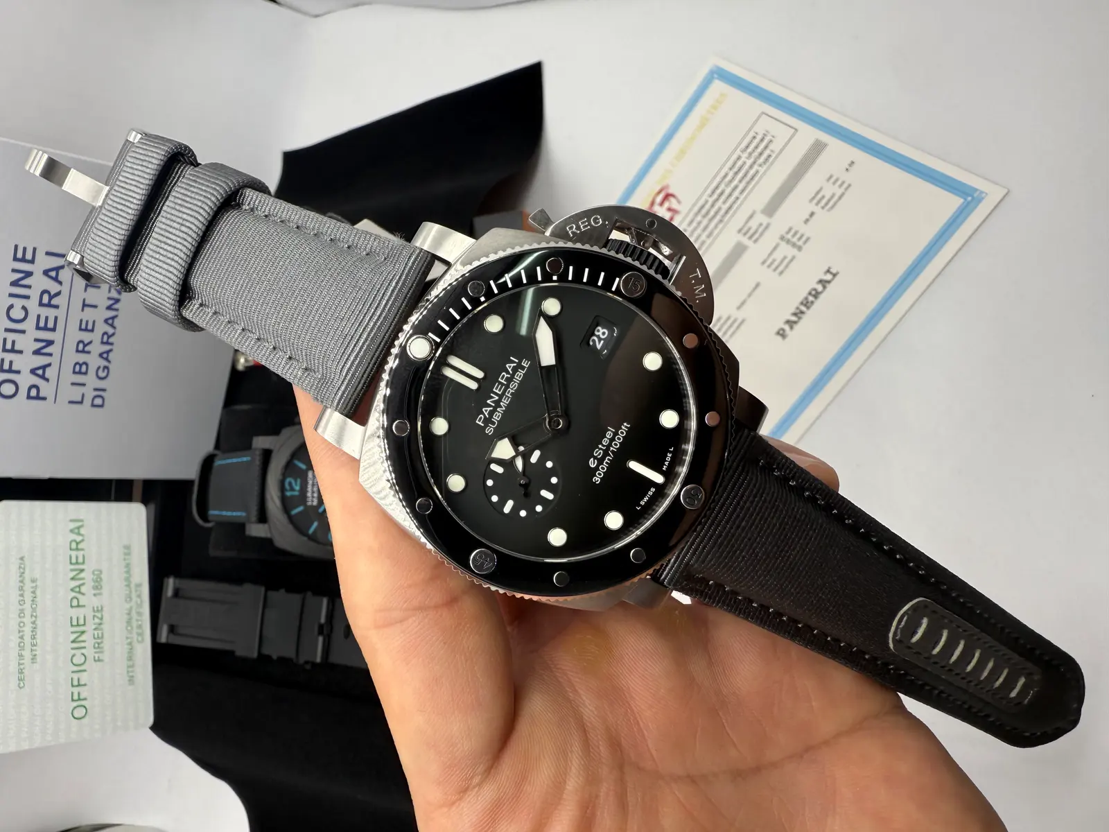 Panerai Submersible cinza dial preto