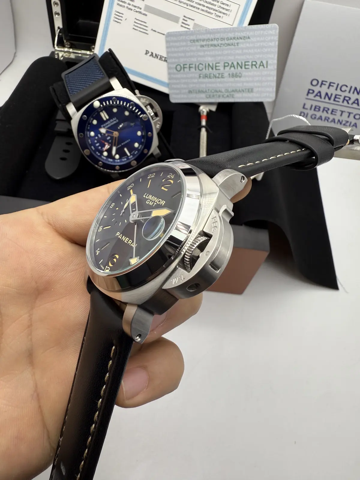 Panerai Luminor GMT Prata dial Preto