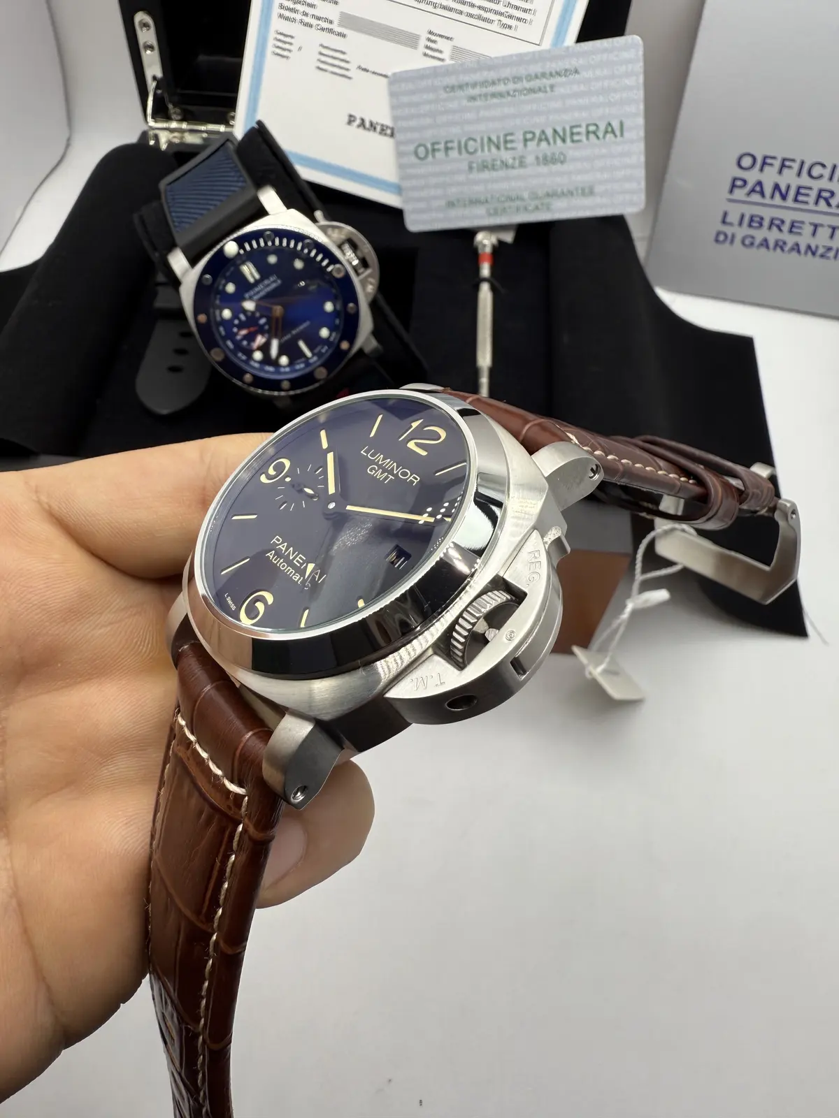 Panerai Luminor GMT Prata dial Preto