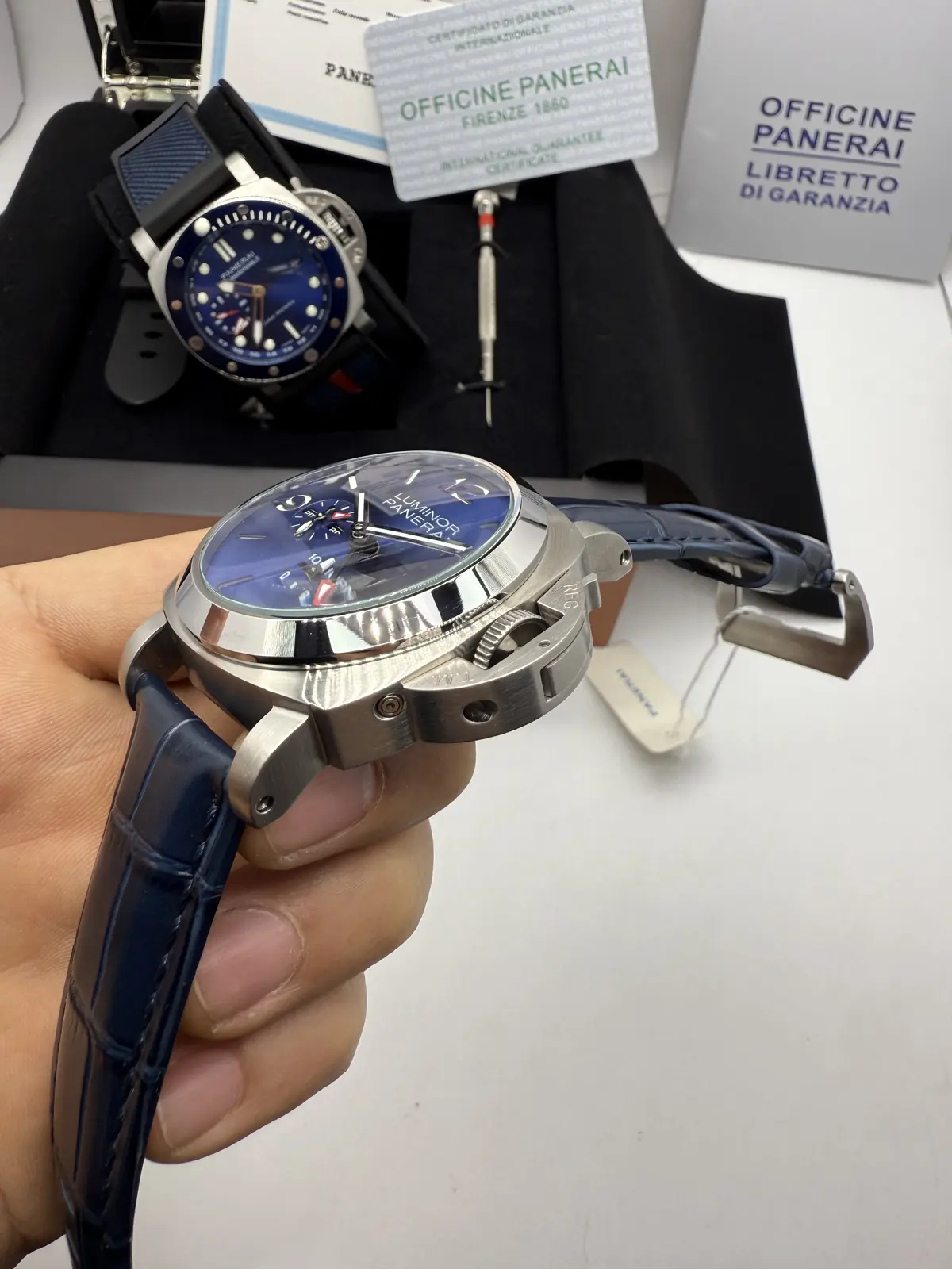 Panerai Luminor Prata dial Azul