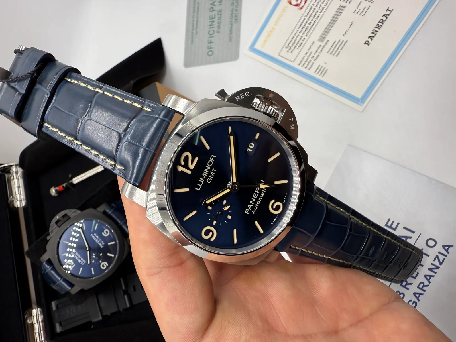 Panerai Luminor GMT Azul