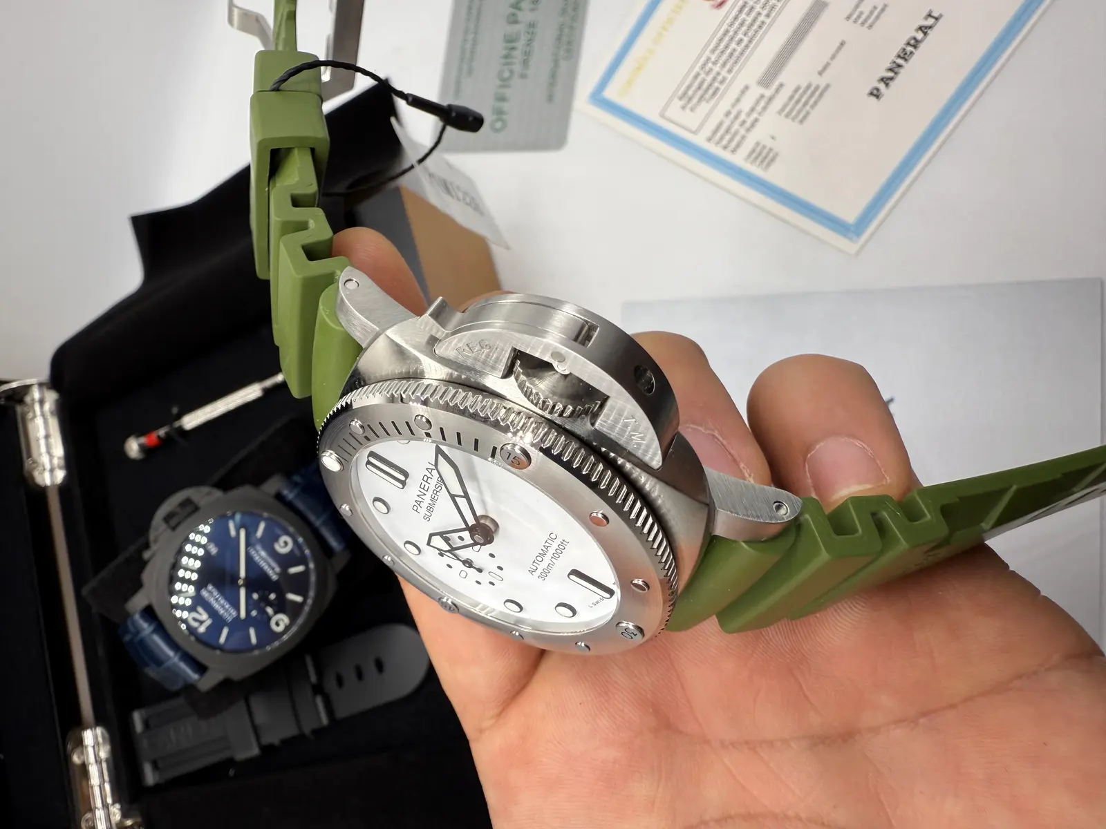 Panerai Submersible Verde Dial branco.