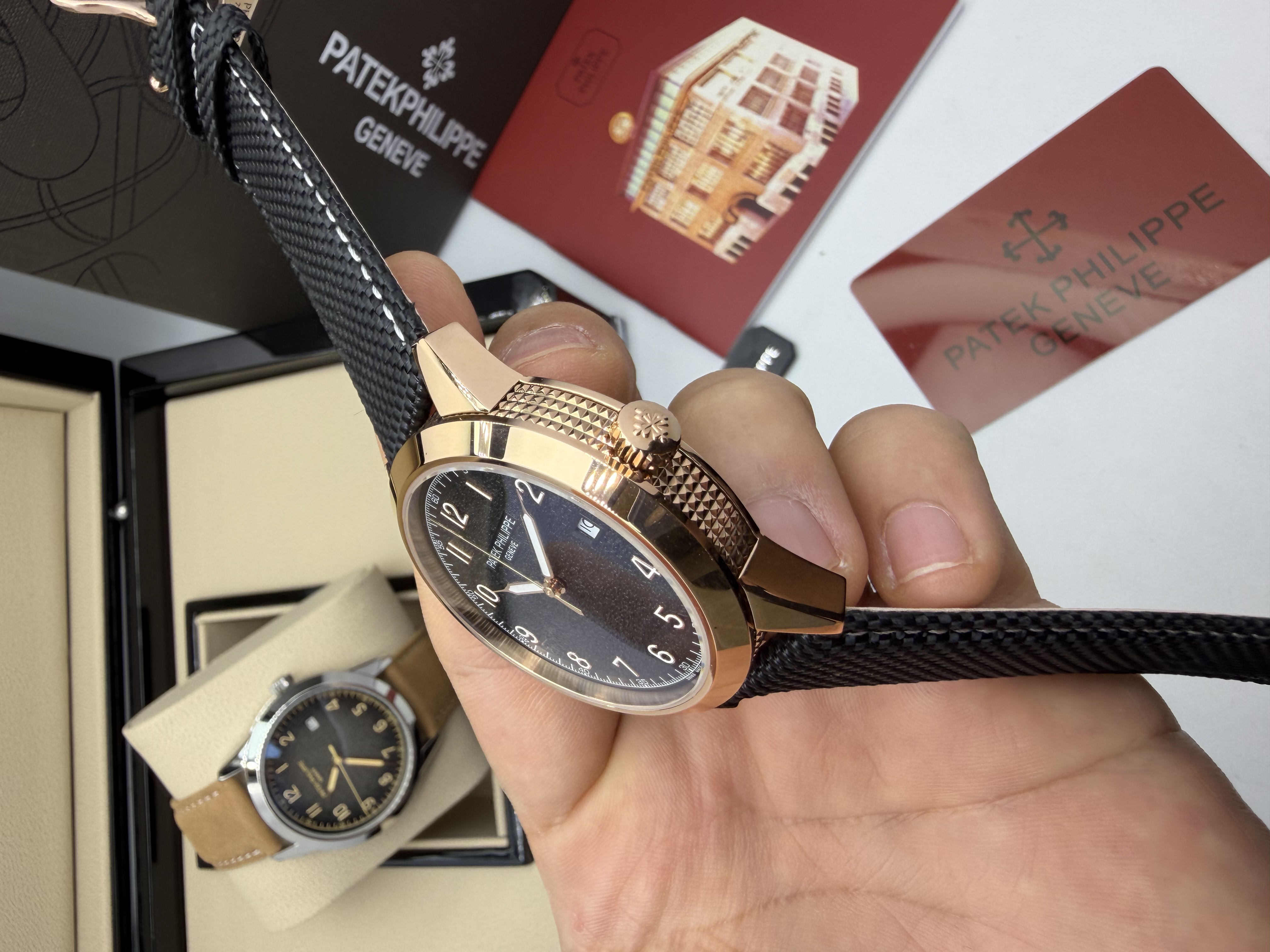 Patek Philippe Calatrava Rosê Couro Preto