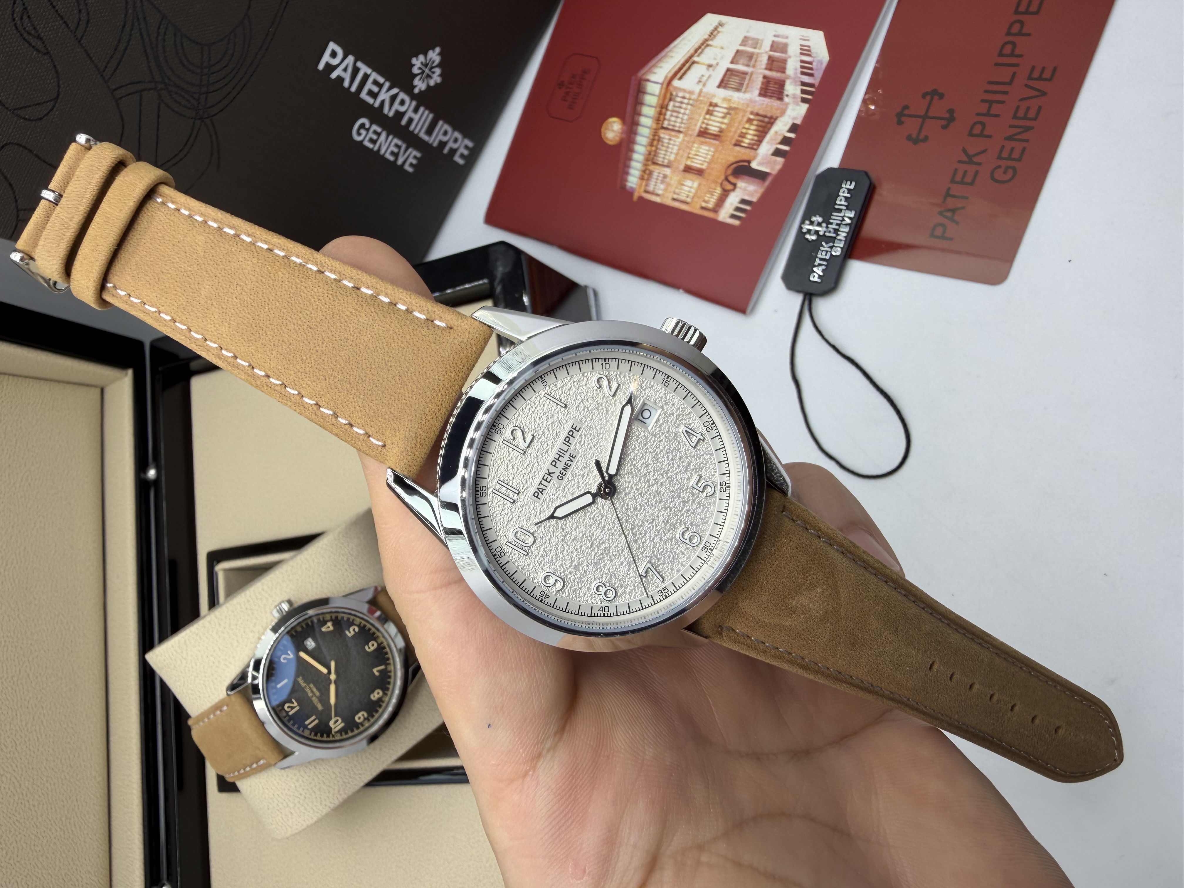 Patek Philippe Calatrava Dial Branco Couro Nobuck