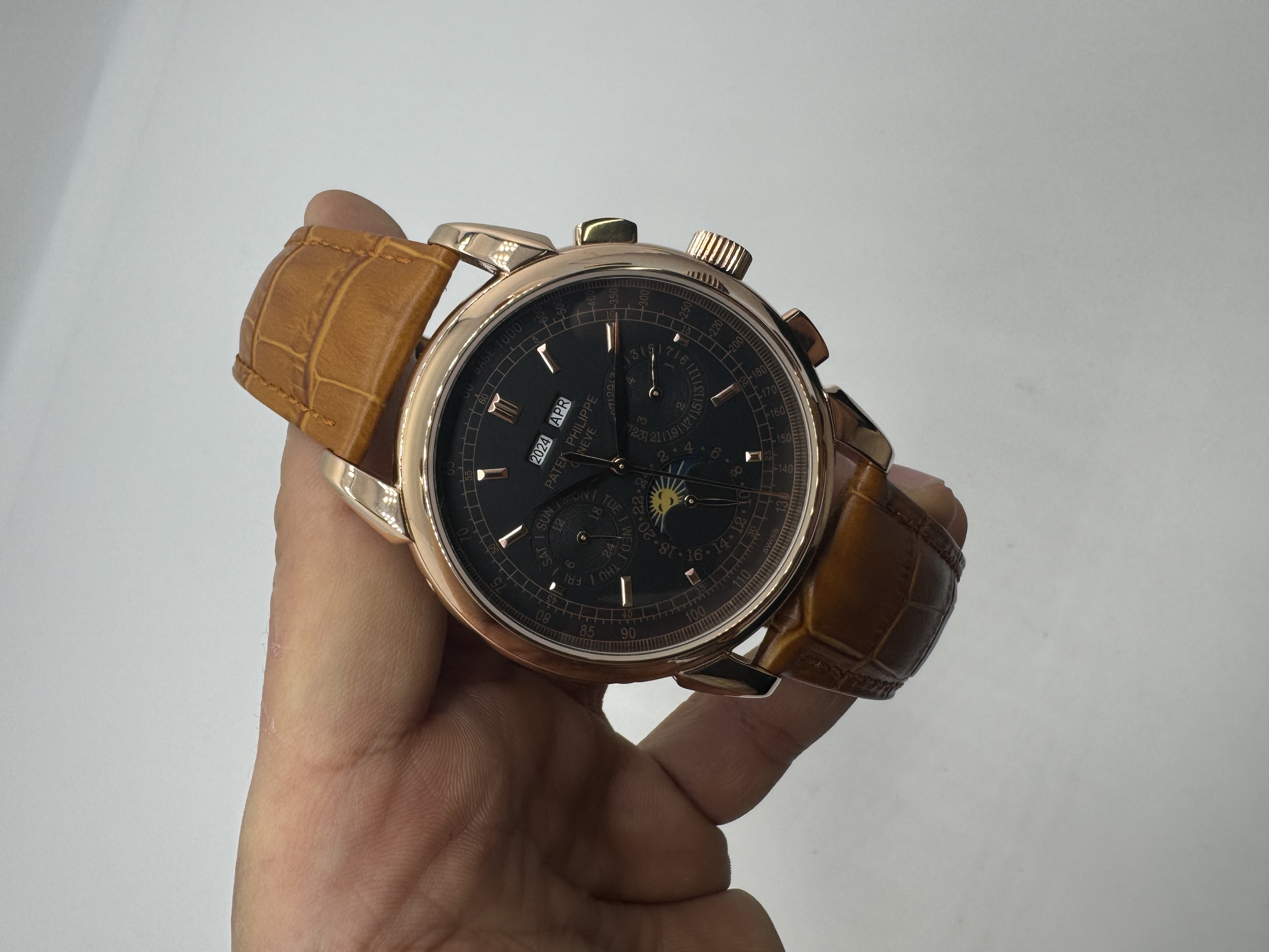 Patek Philippe Moonphase Rosê Couro Caramelo