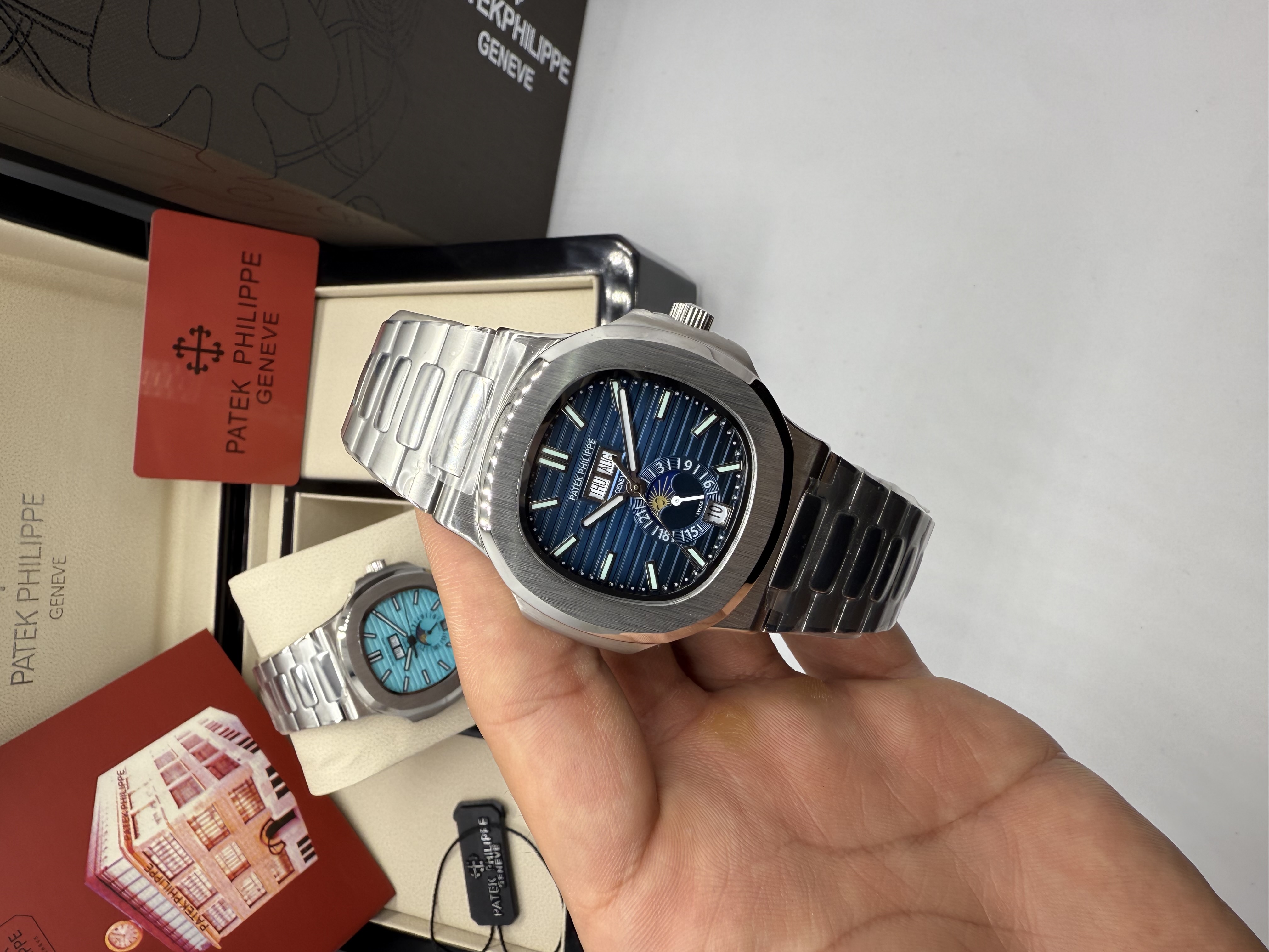 Patek Philippe Nautilus Annual Moonphase Azul
