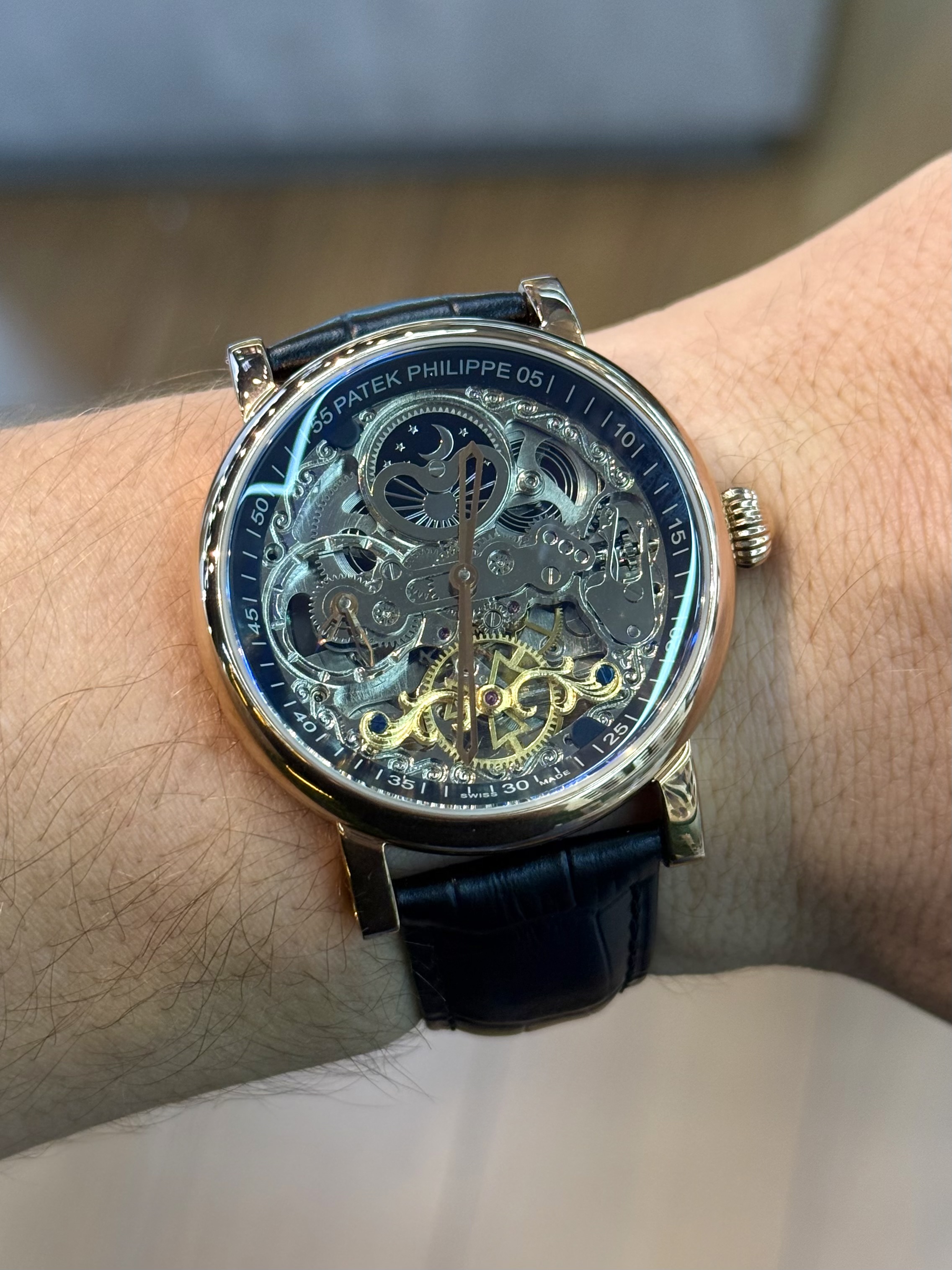 Patek Philippe SKELECT Rosê Moonphase Dial Preto Couro Preto
