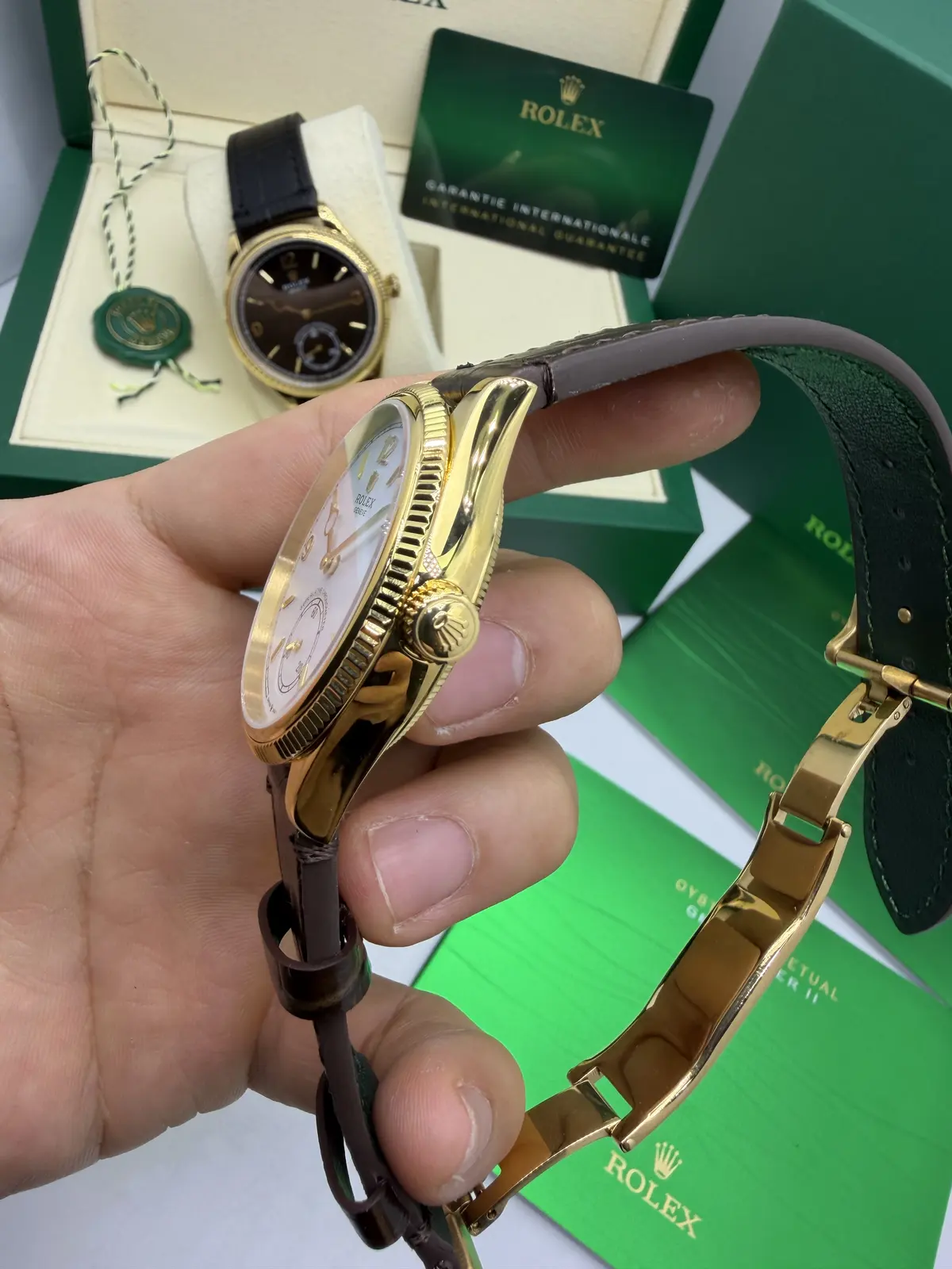 Rolex 1908 Gold Dial Branco Couro Marrom