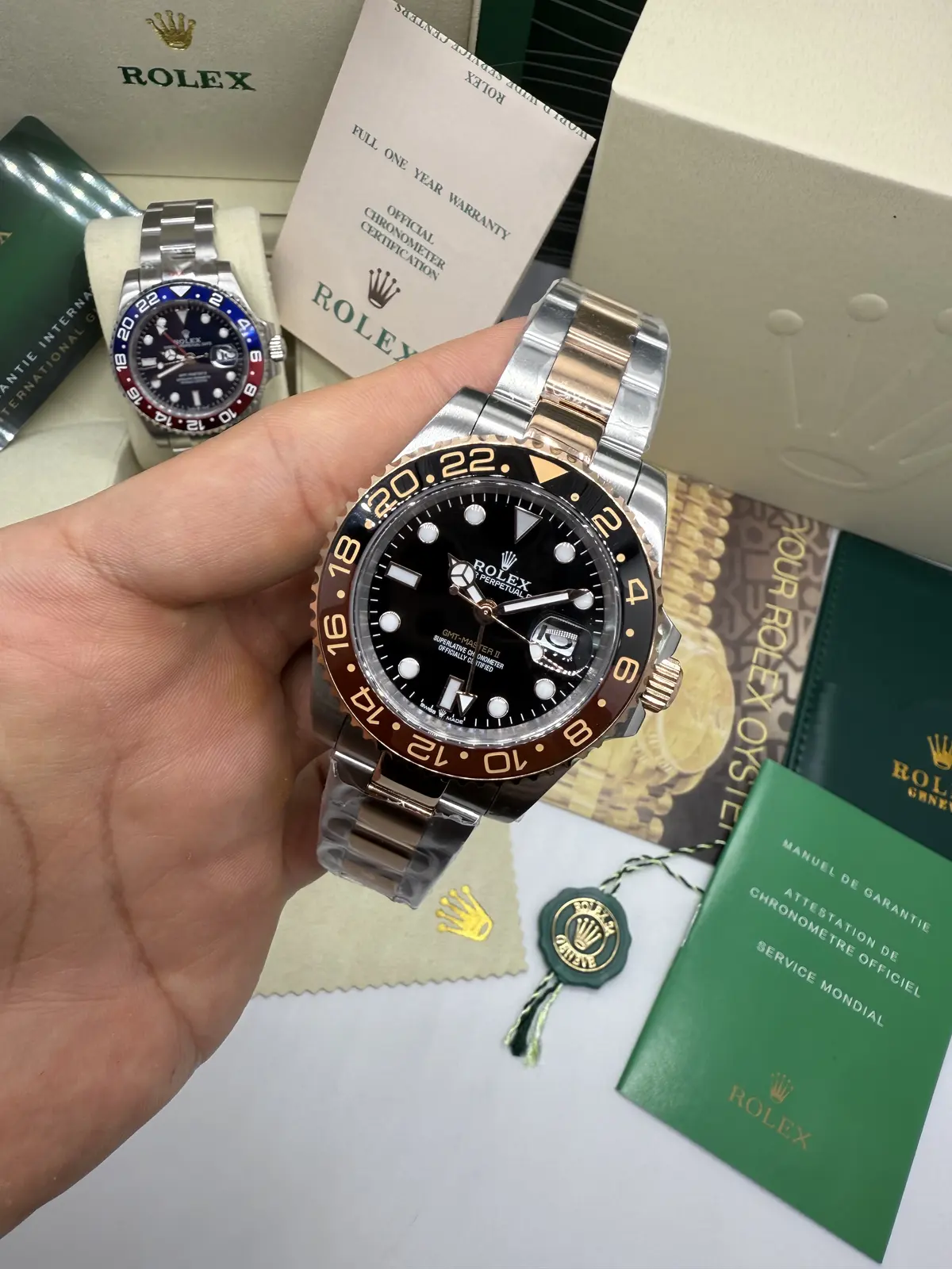 Rolex GMT master II “Rootbeer”
