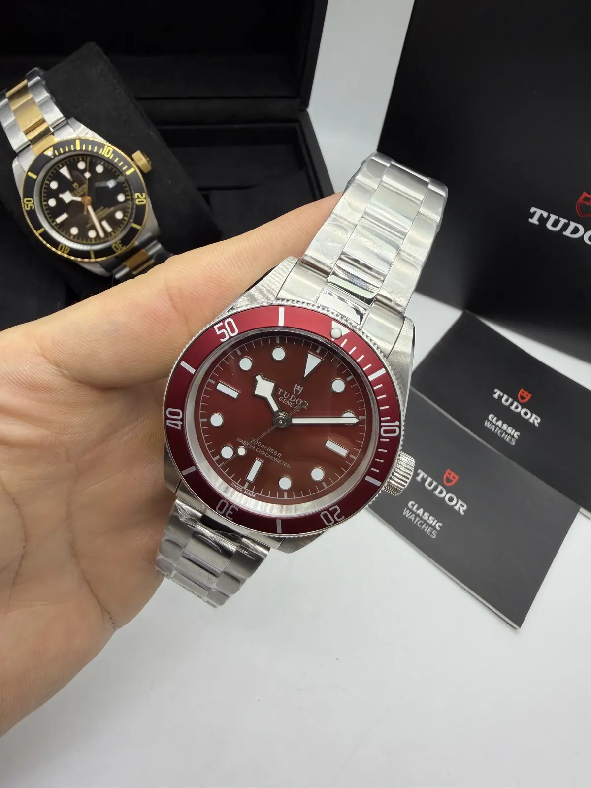 Tudor Black Bay Dial Vermelho