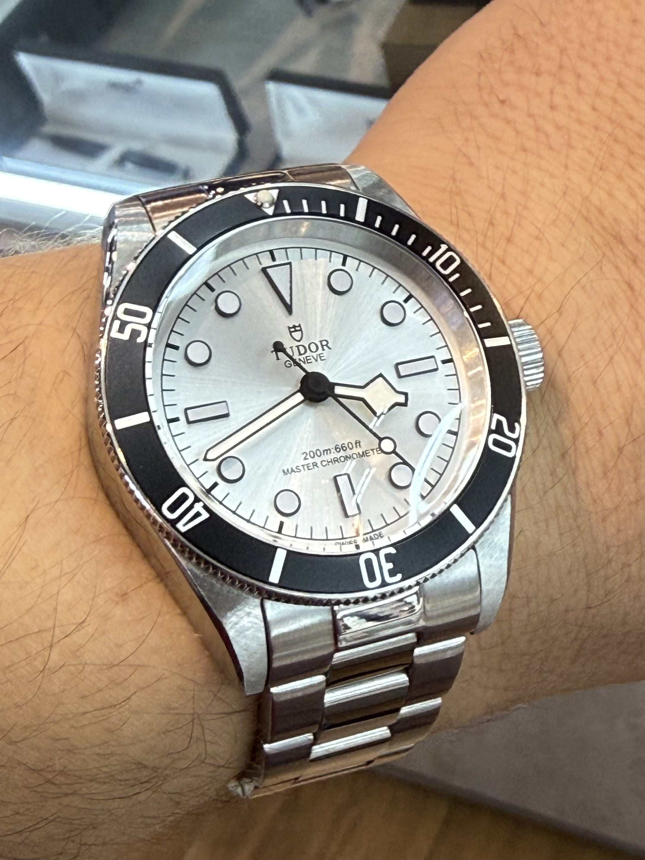 Tudor Linha Clone 001