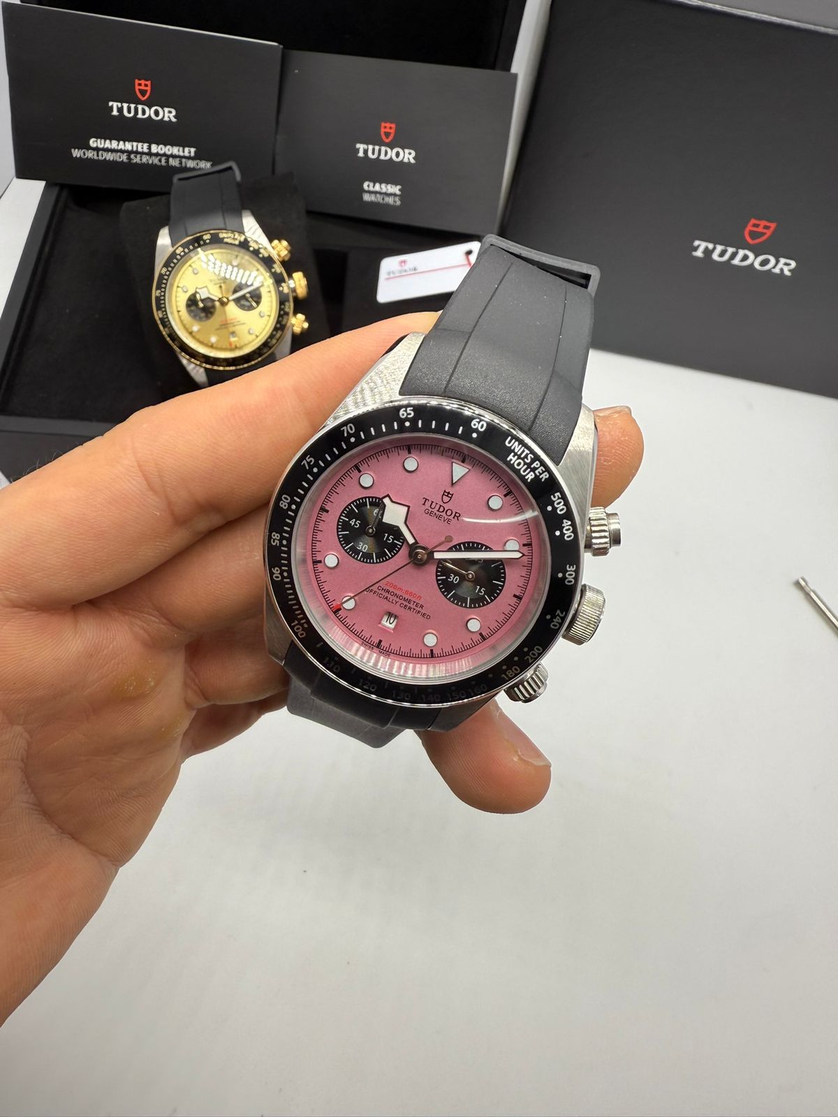 Tudor Linha Clone 007