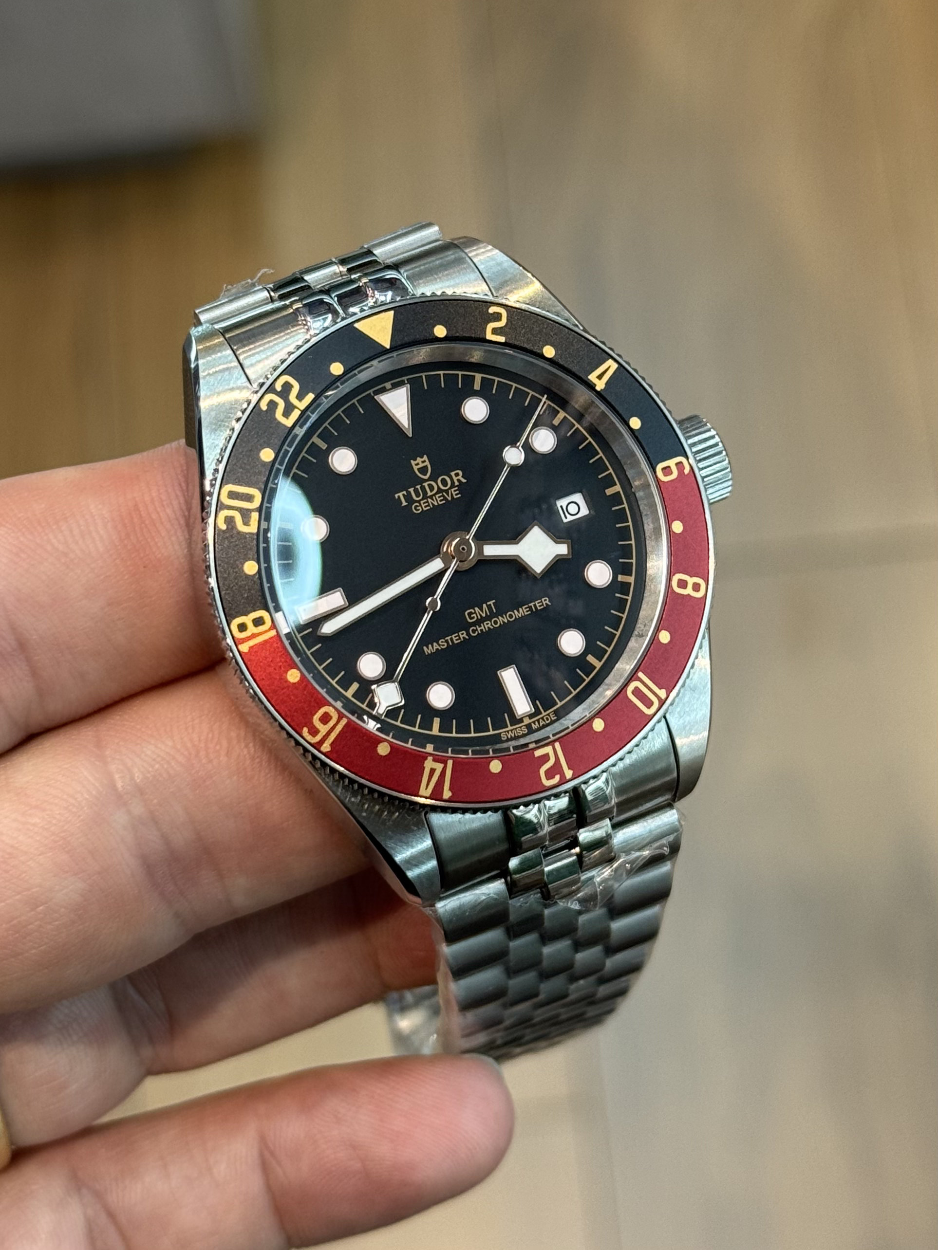 Tudor Linha Clone 025