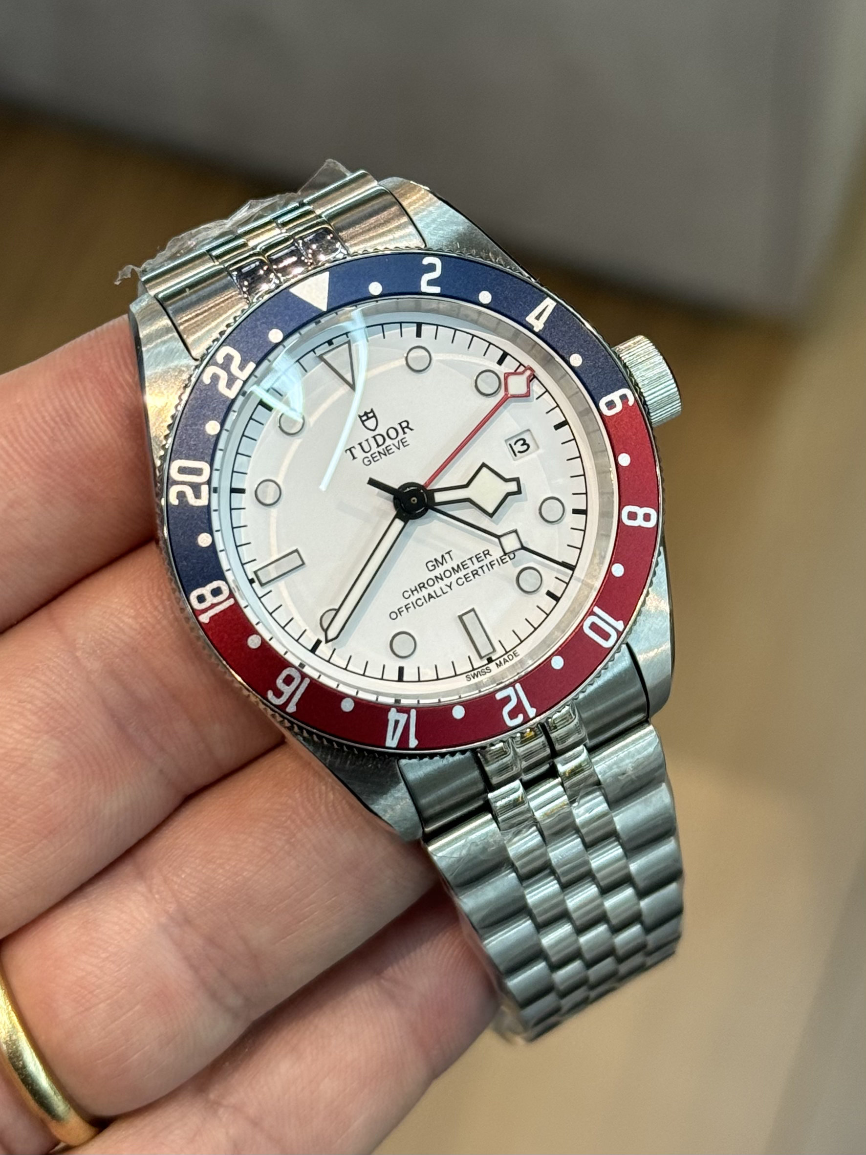 Tudor Linha Clone 026